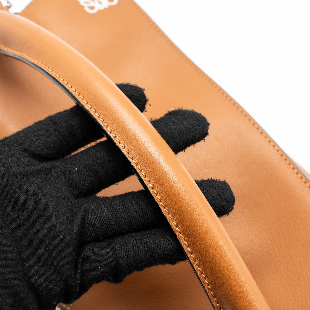 LOEWE PUZZLE BAG IN CLASSIC CALFSKIN TAN SHW