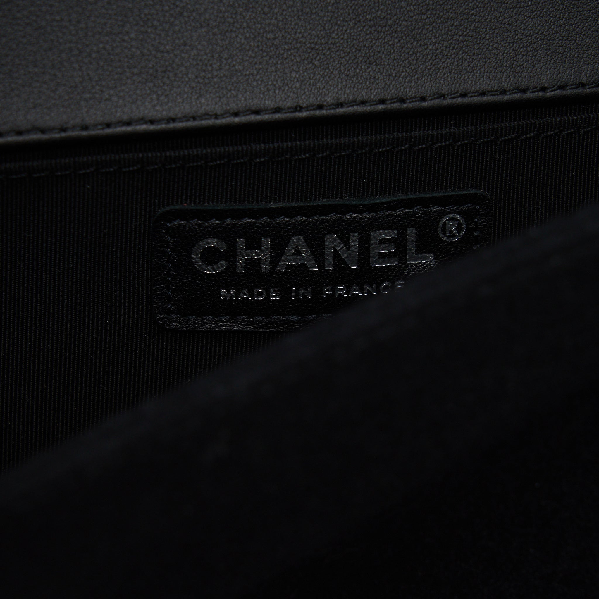 CHANEL 19B MEDIUM BOY FLAP BAG LIMITED EDITION FABRIC BLACK RUTHENIUM SILVER HARDWARE