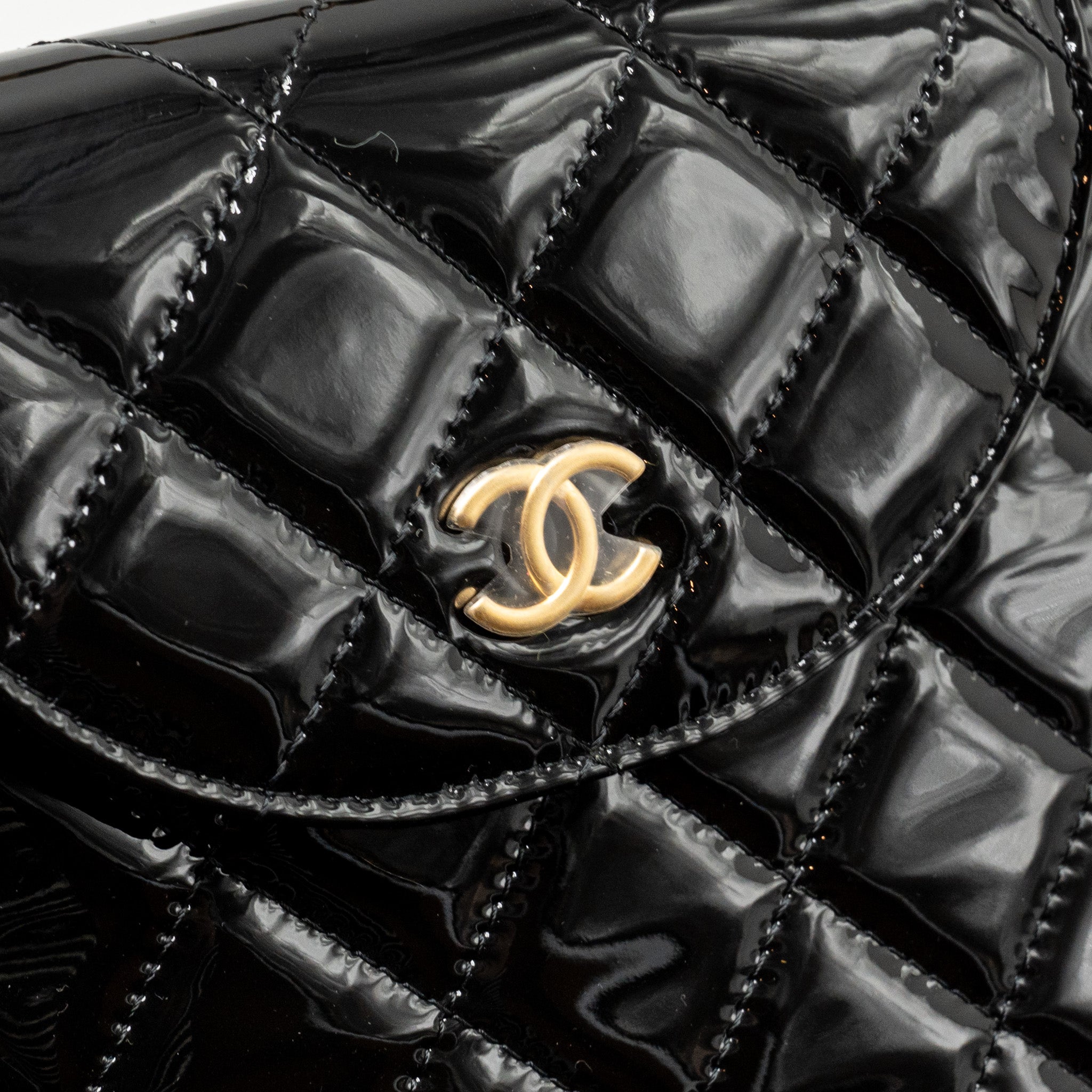 CHANEL 23K HOOP BAG PATENT LEATHER BLACK GHW (MICROCHIP)