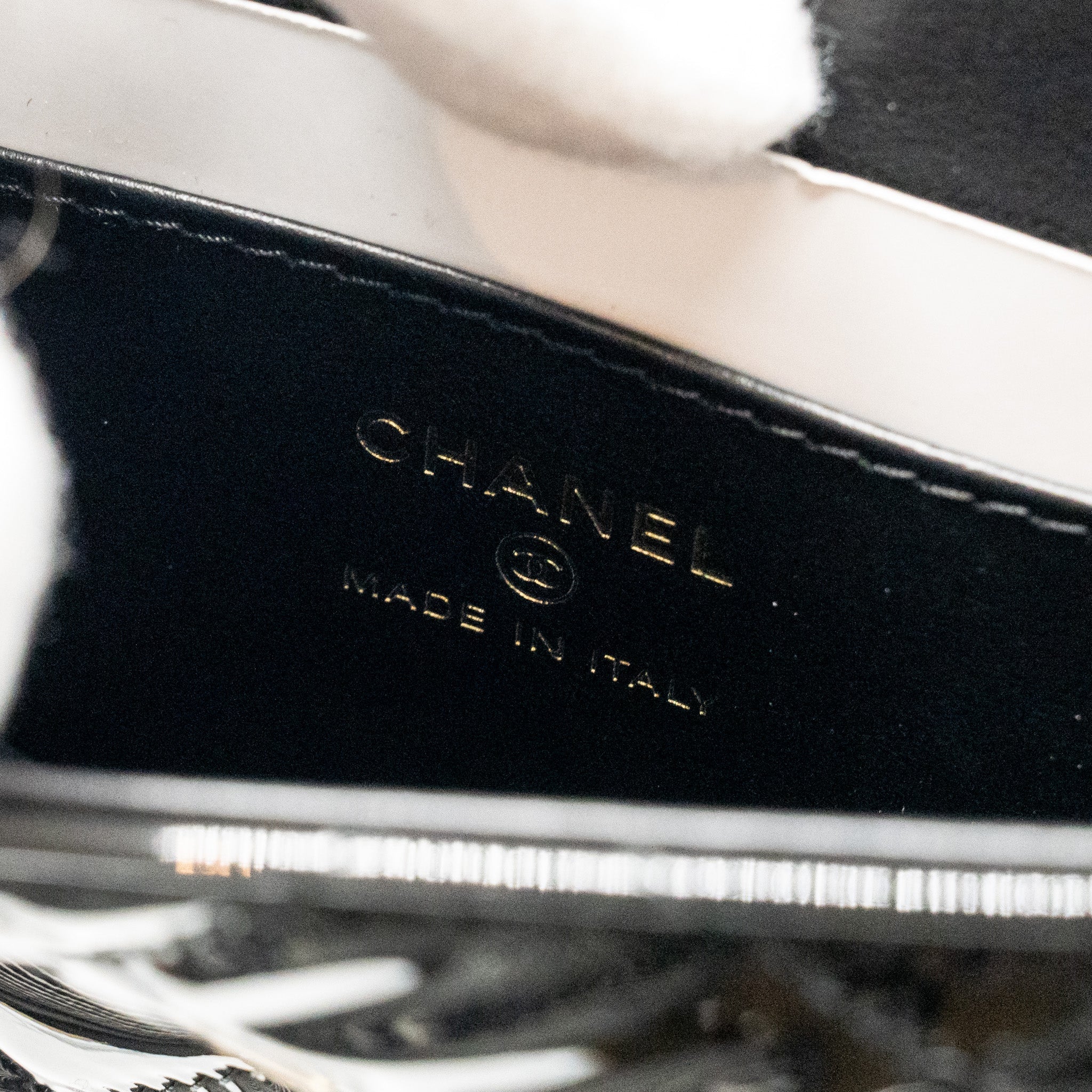 CHANEL 23K HOOP BAG PATENT LEATHER BLACK GHW (MICROCHIP)