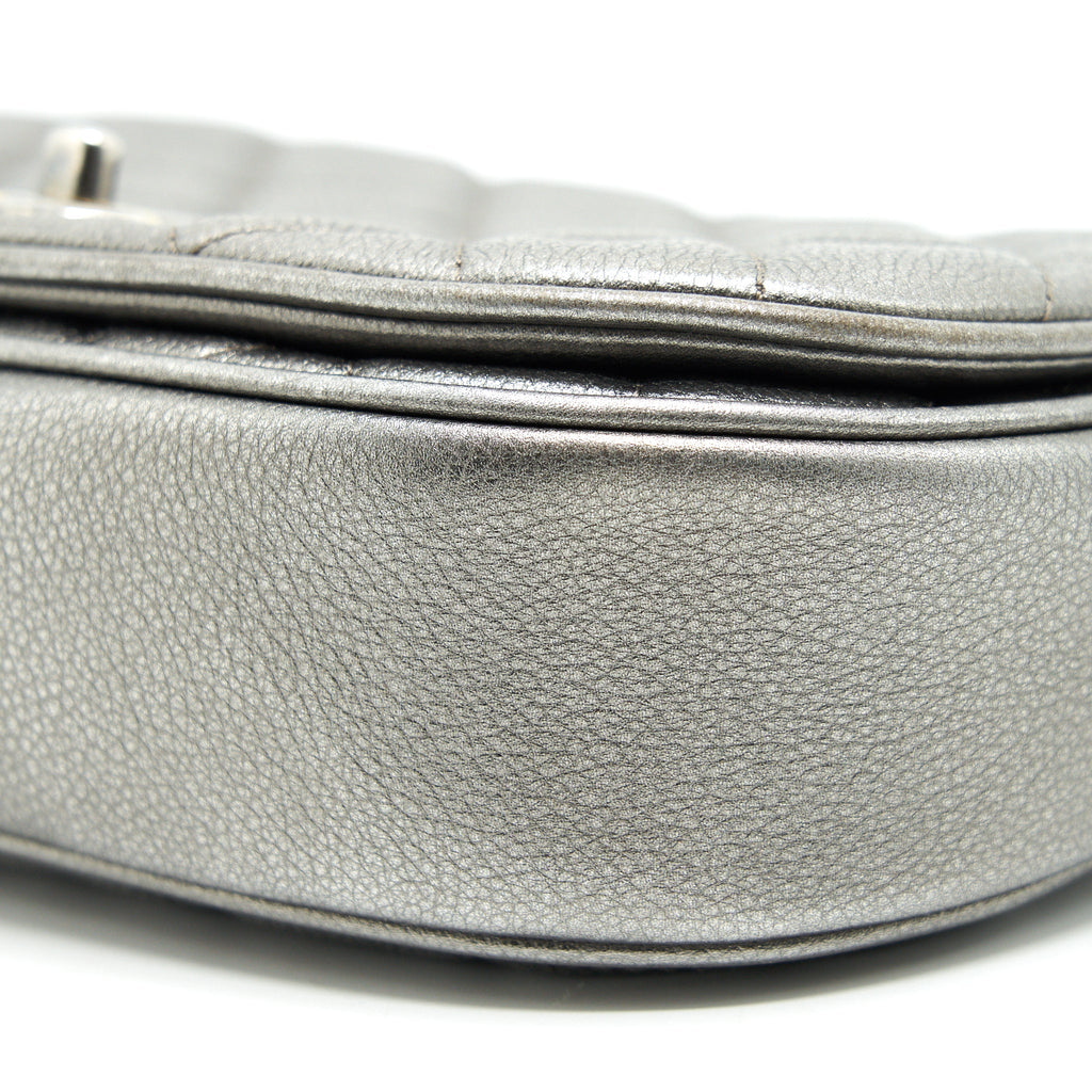 CHANEL CC LOGO QUILTED CALFSKIN FLAP BAG IN METALLIC DARK GREY