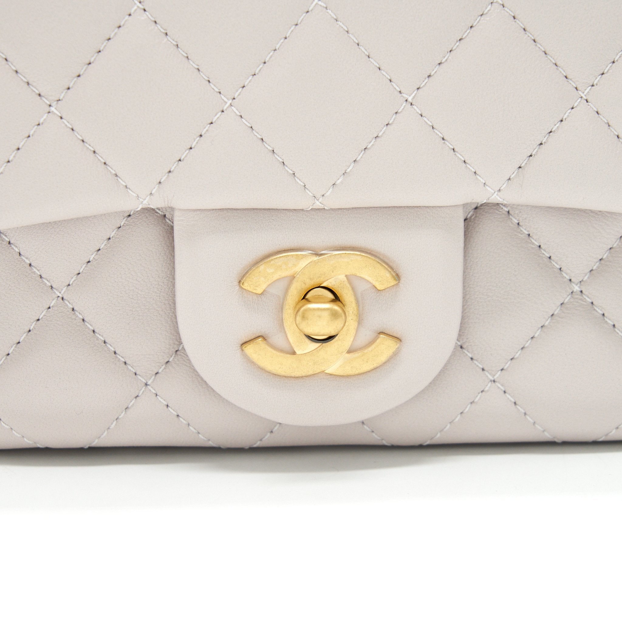 CHANEL 21B LILAC/ LIGHT PURPLE MINI PEARL CRUSH SQUARE FLAP BAG