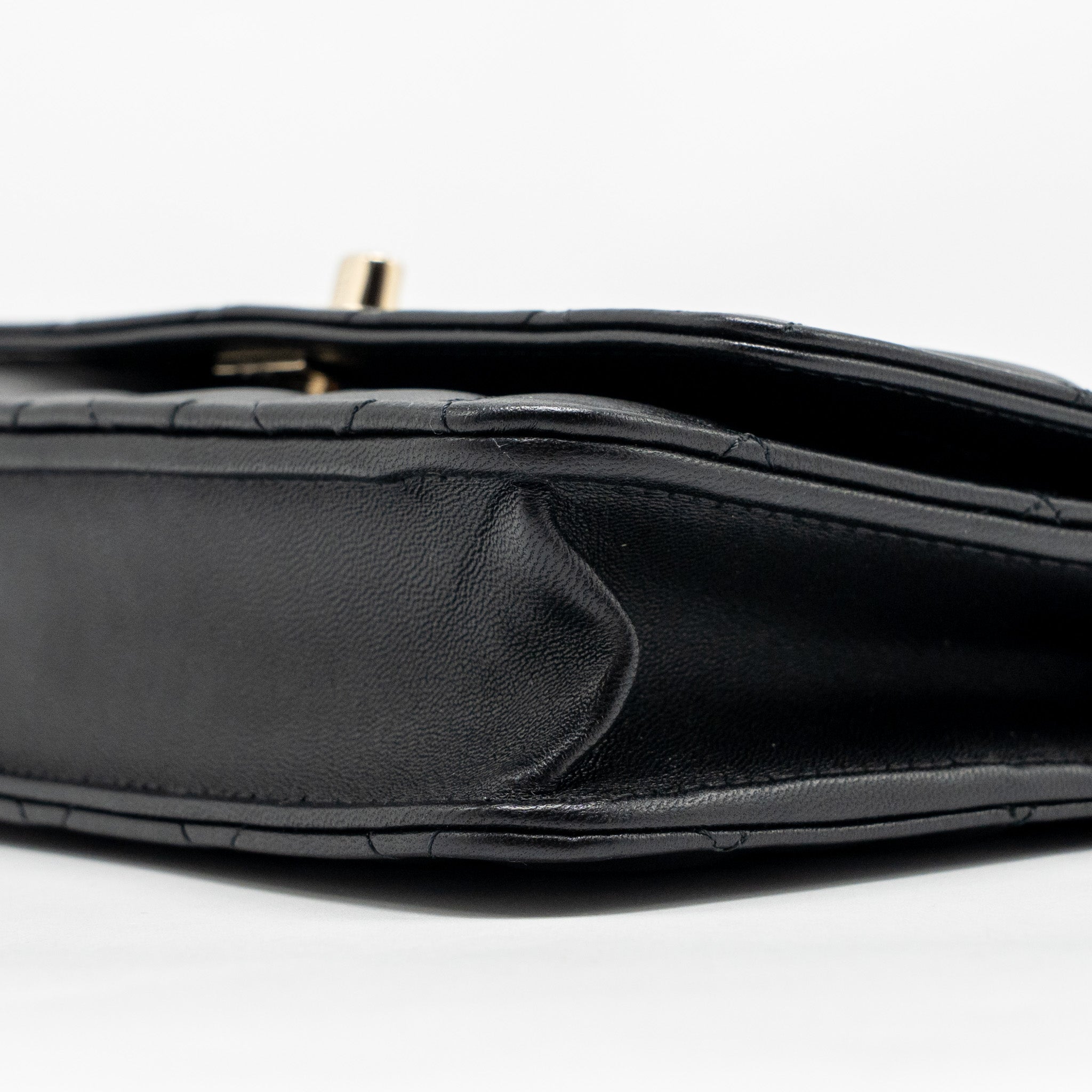 CHANEL TRENDY CC WALLET ON CHAIN LAMBSKIN BLACK LGHW (MICROCHIP)