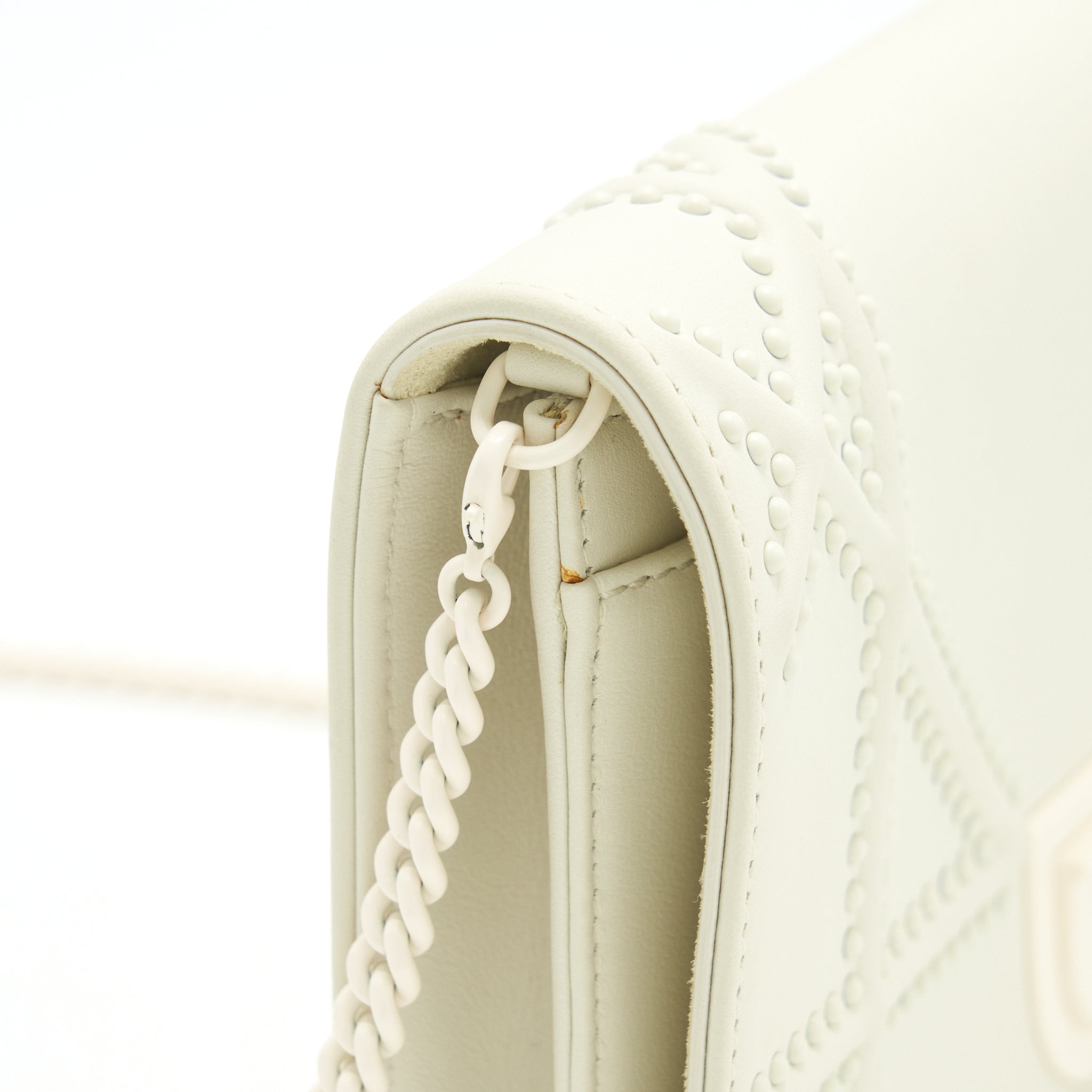 DIOR DIORAMA WALLET ON CHAIN WHITE WITH WHITE HARDWARE