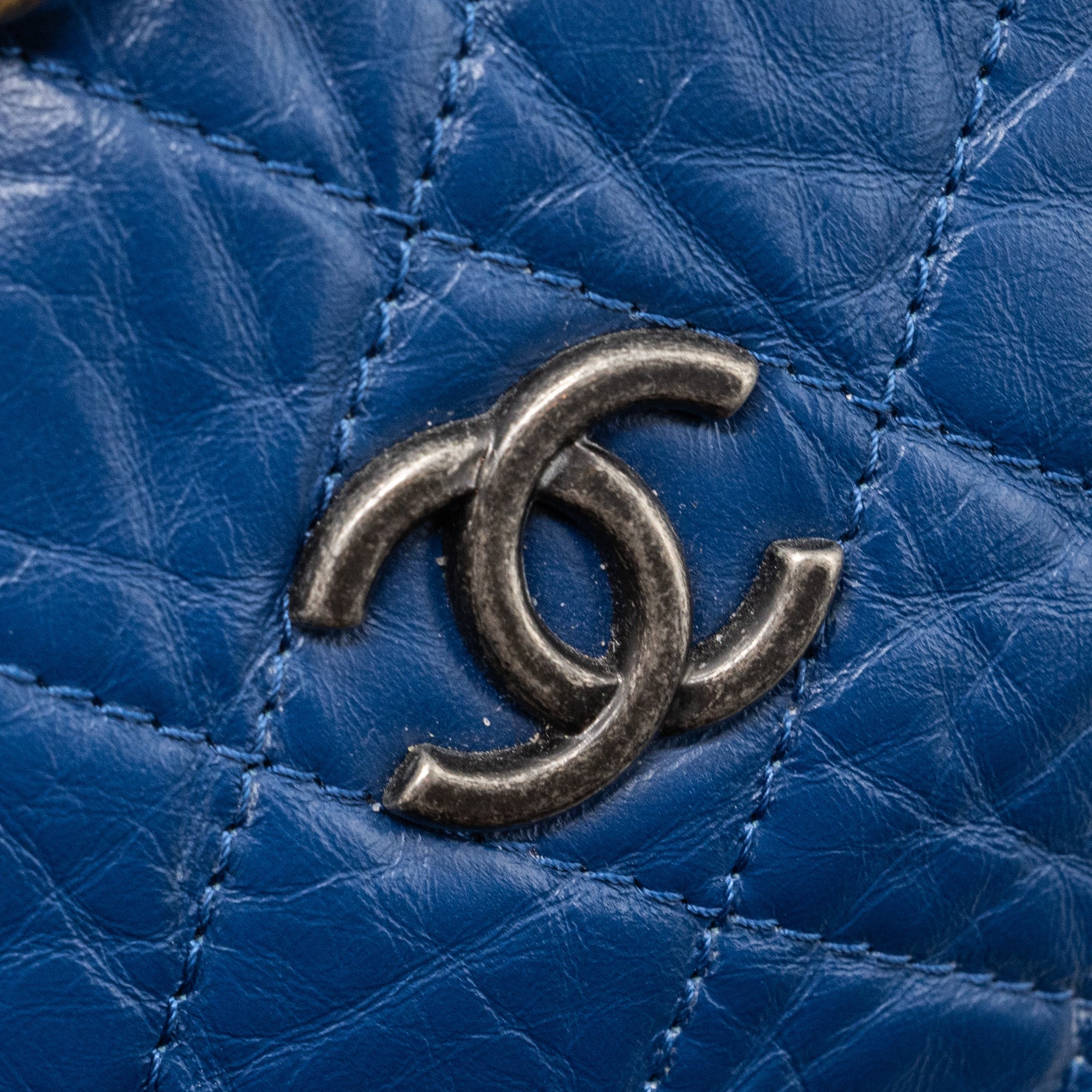 CHANEL MEDIUM GABRIELLE BACKPACK AGED CALFSKIN BLUE MULTICOLOUR HARDWARE