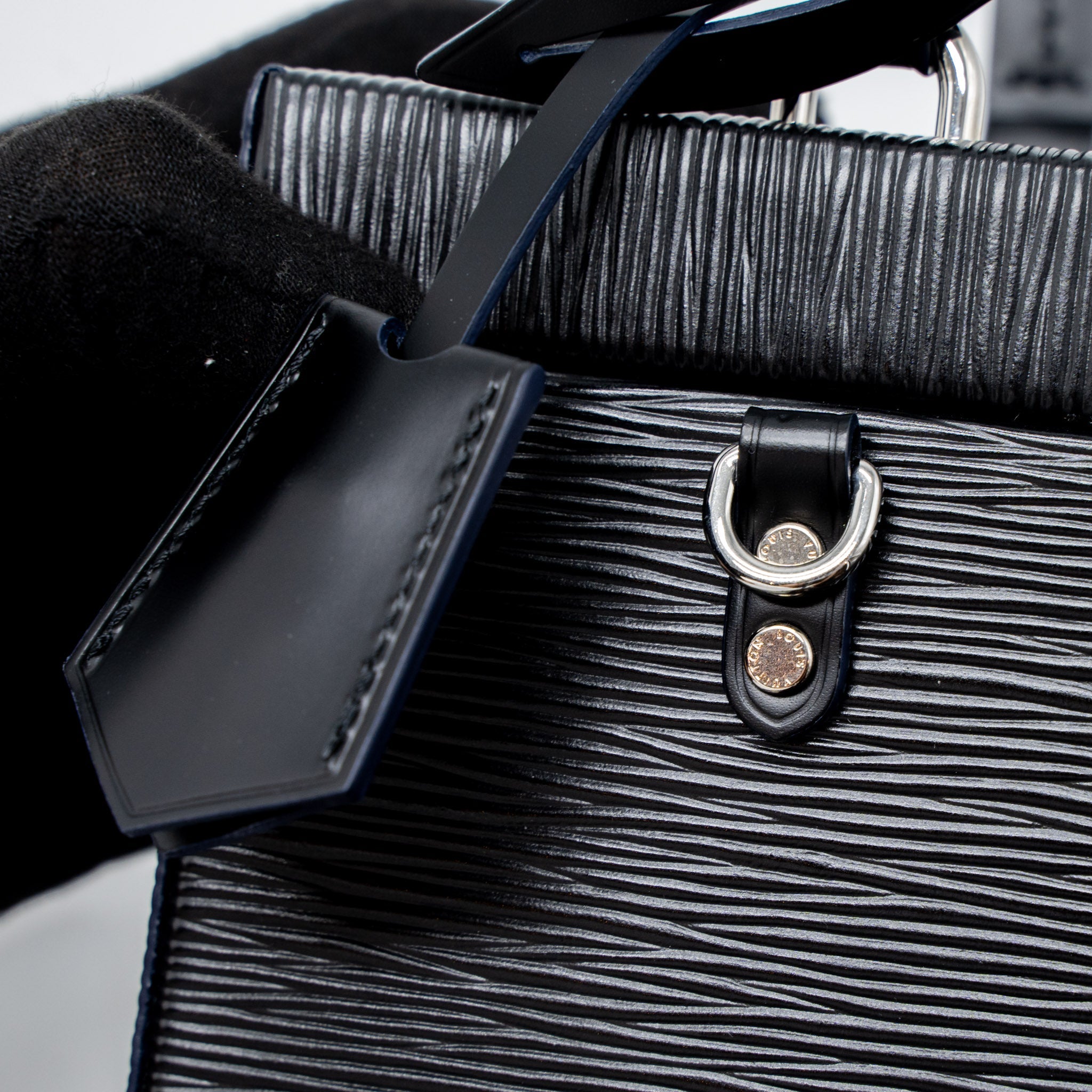 LOUIS VUITTON BLEECKER BOX BAG EPI BLACK SHW