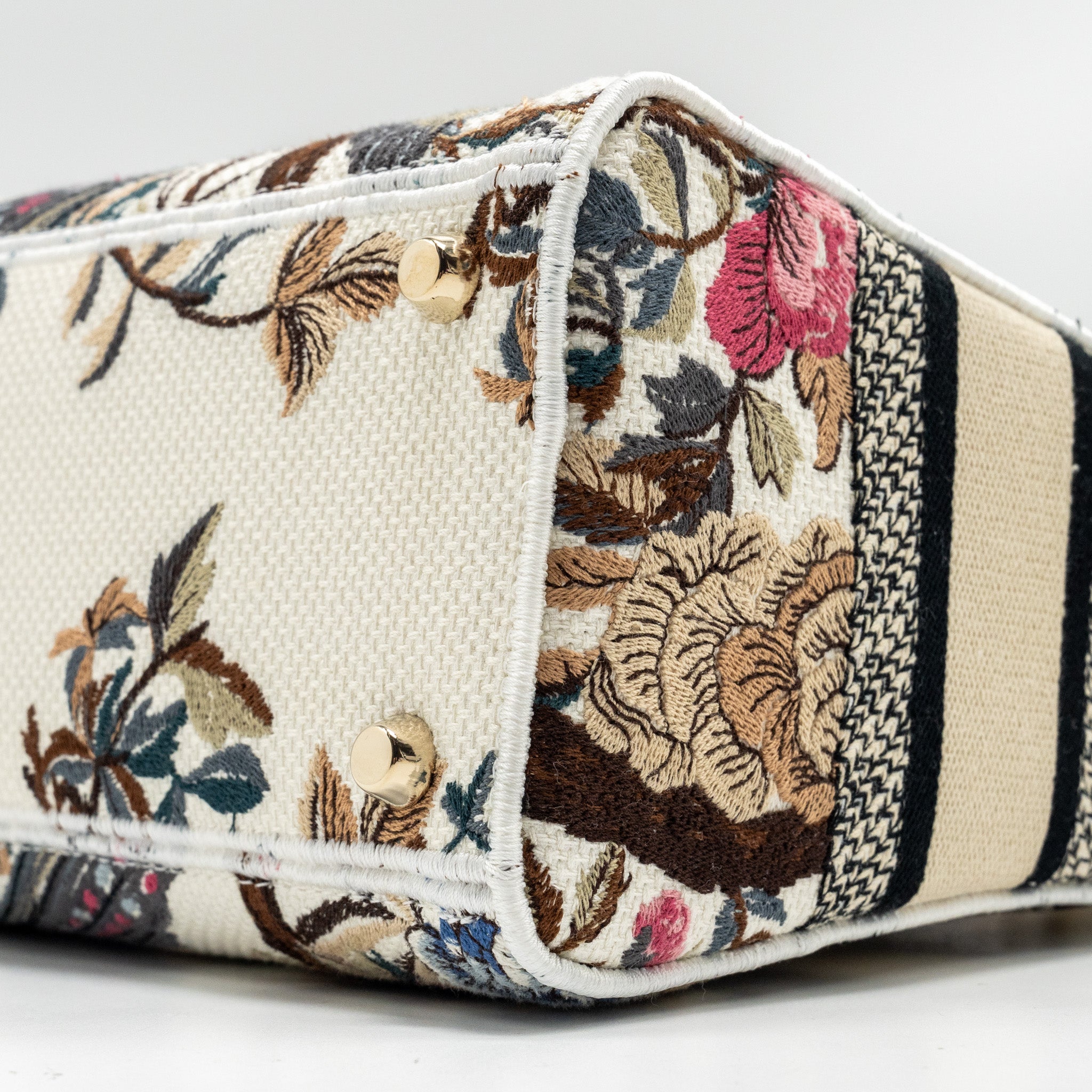 DIOR MEDIUM LADY D-LITE BAG EMBROIDERY WHITE/MULTICOLOR LGHW
