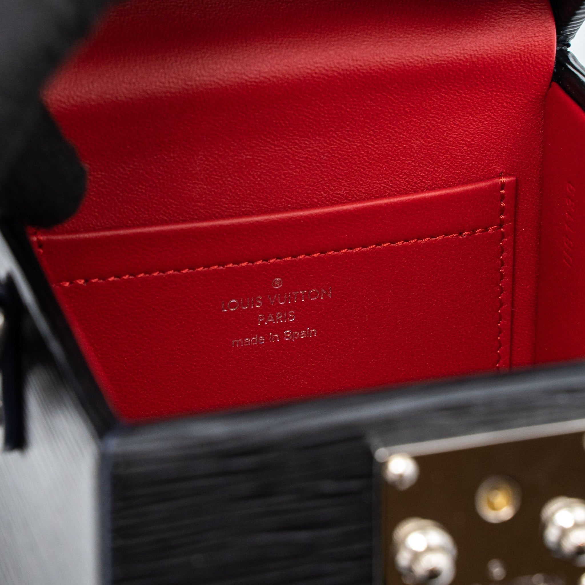 LOUIS VUITTON BLEECKER BOX BAG EPI BLACK SHW