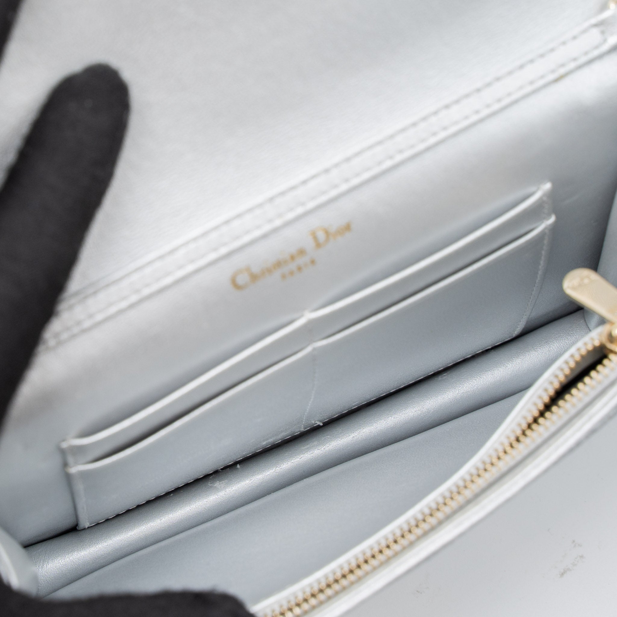 DIOR DIORAMA WALLET ON CHAIN CALFSKIN LIGHT GREY GHW