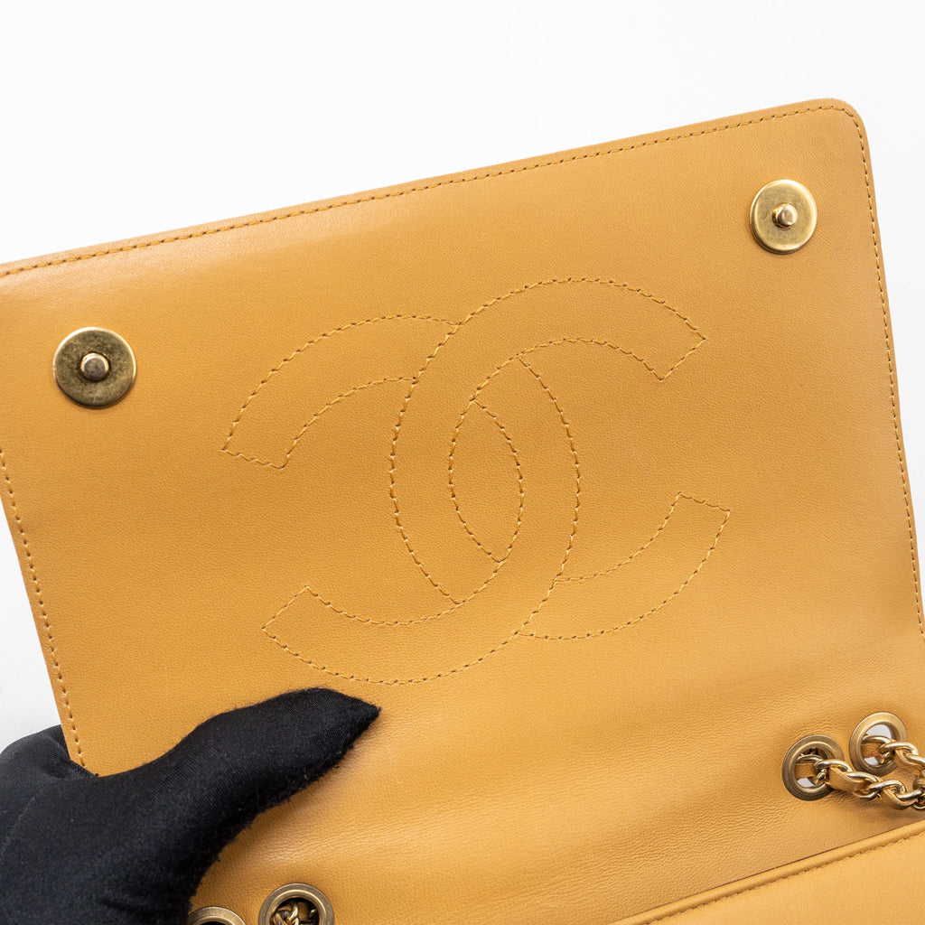 CHANEL QUILTED FLAP BAG LAMBSKIN BEIGE GHW