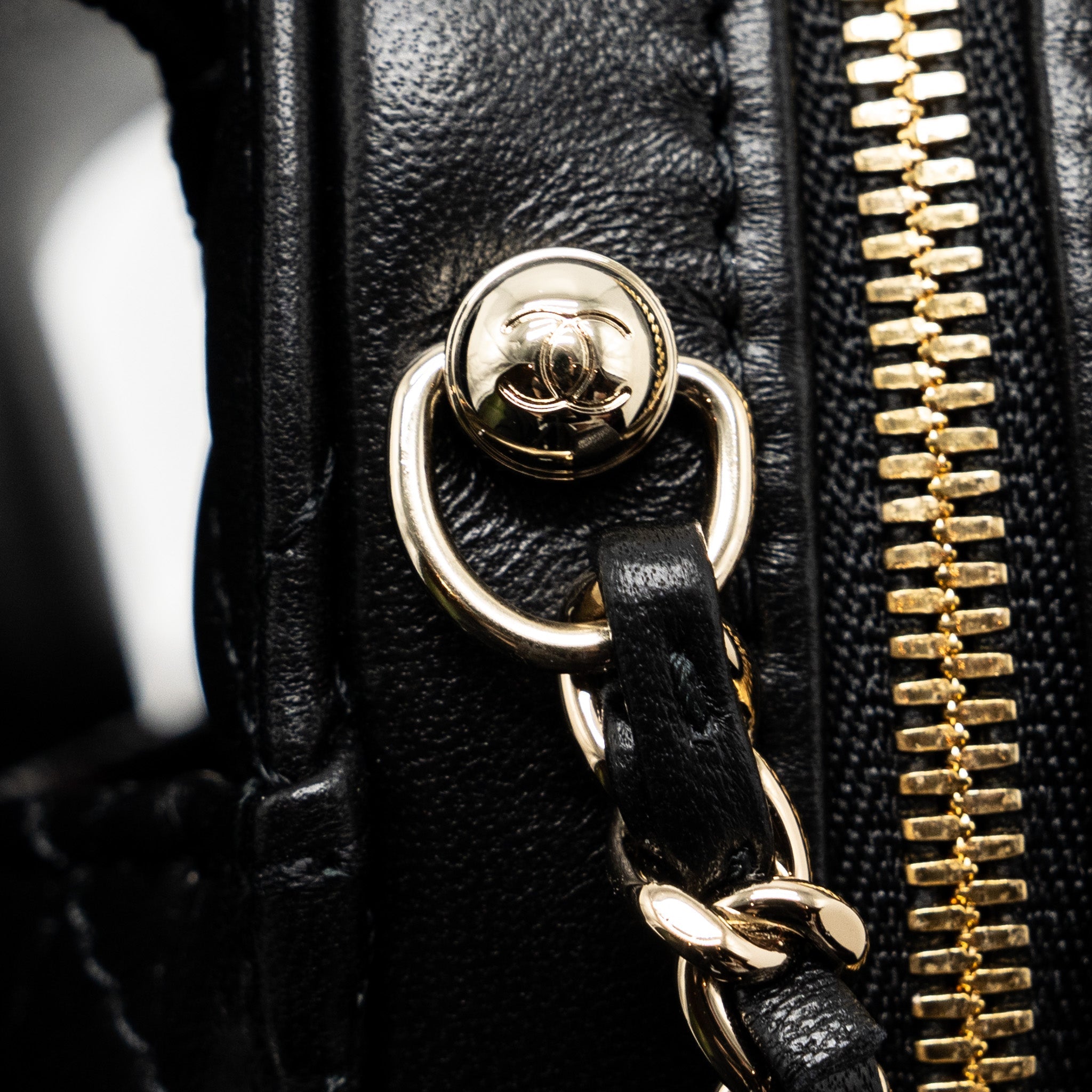 CHANEL 22S HEART BAG LAMBSKIN BLACK LGHW (MICROCHIP)