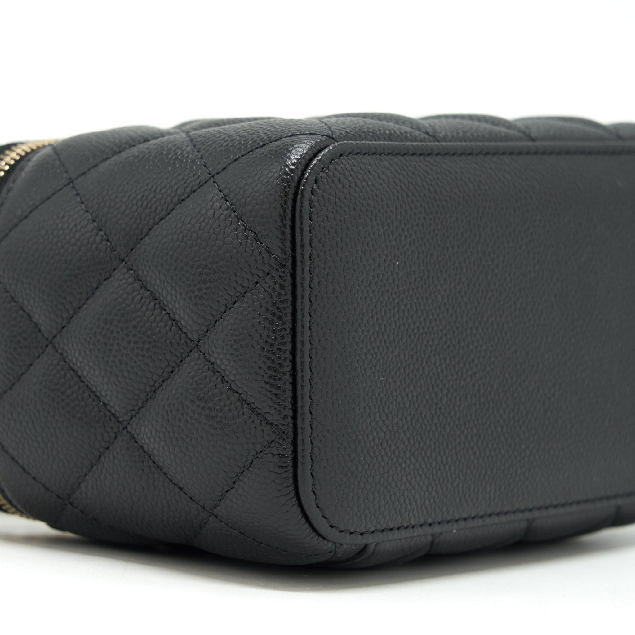 CHANEL 22P LONG VANITY WITH CC LOGO CHAIN CAVIAR BLACK LGHW