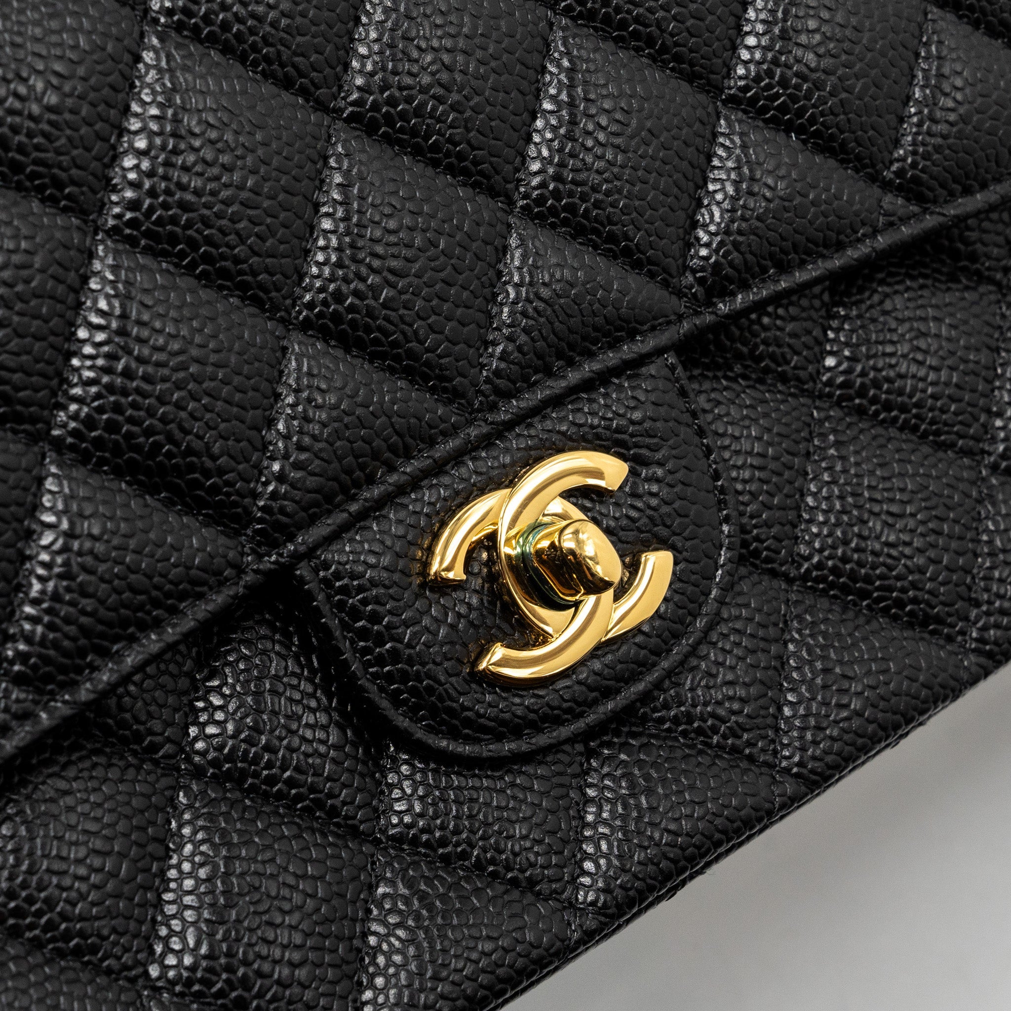 CHANEL MEDIUM CLASSIC DOUBLE FLAP BAG CAVIAR BLACK GHW