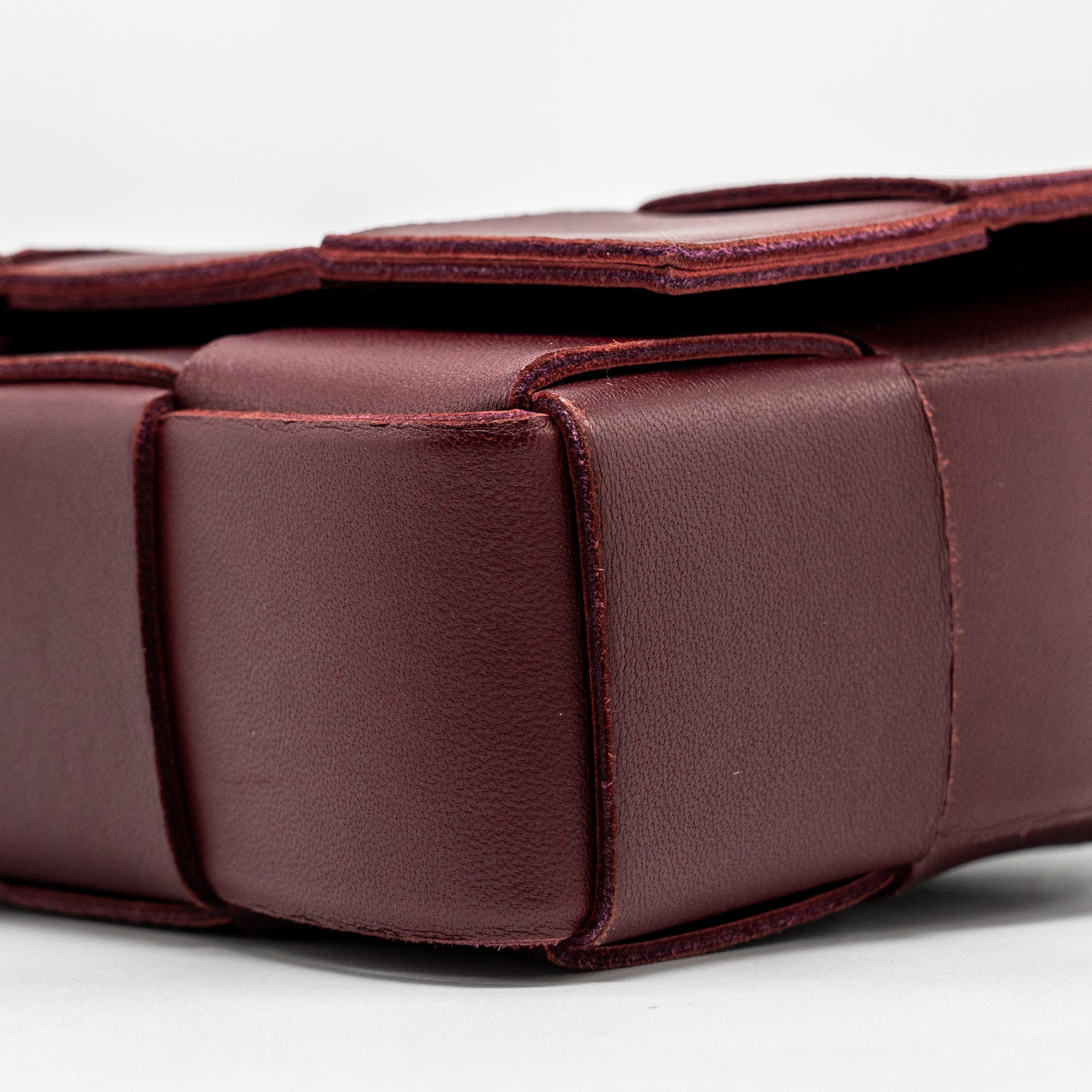 BOTTEGA VENETA CLASSIC CASSETTE BAG LAMBSKIN BURGUNDY GHW