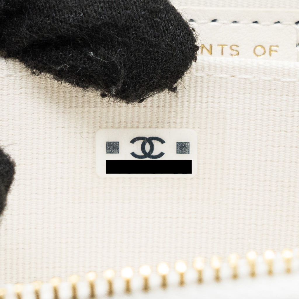 CHANEL MINI BOW CARD HOLDER WITH CHAIN TWEED WHITE LGHW(MICROCHIP)
