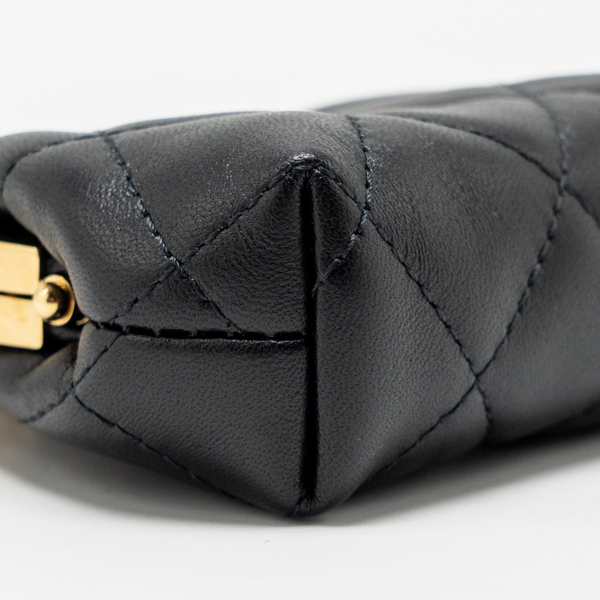 CHANEL 23P MINI COIN PURSE WITH CHAIN CALFSKIN BLACK LGHW(MICROCHIP)
