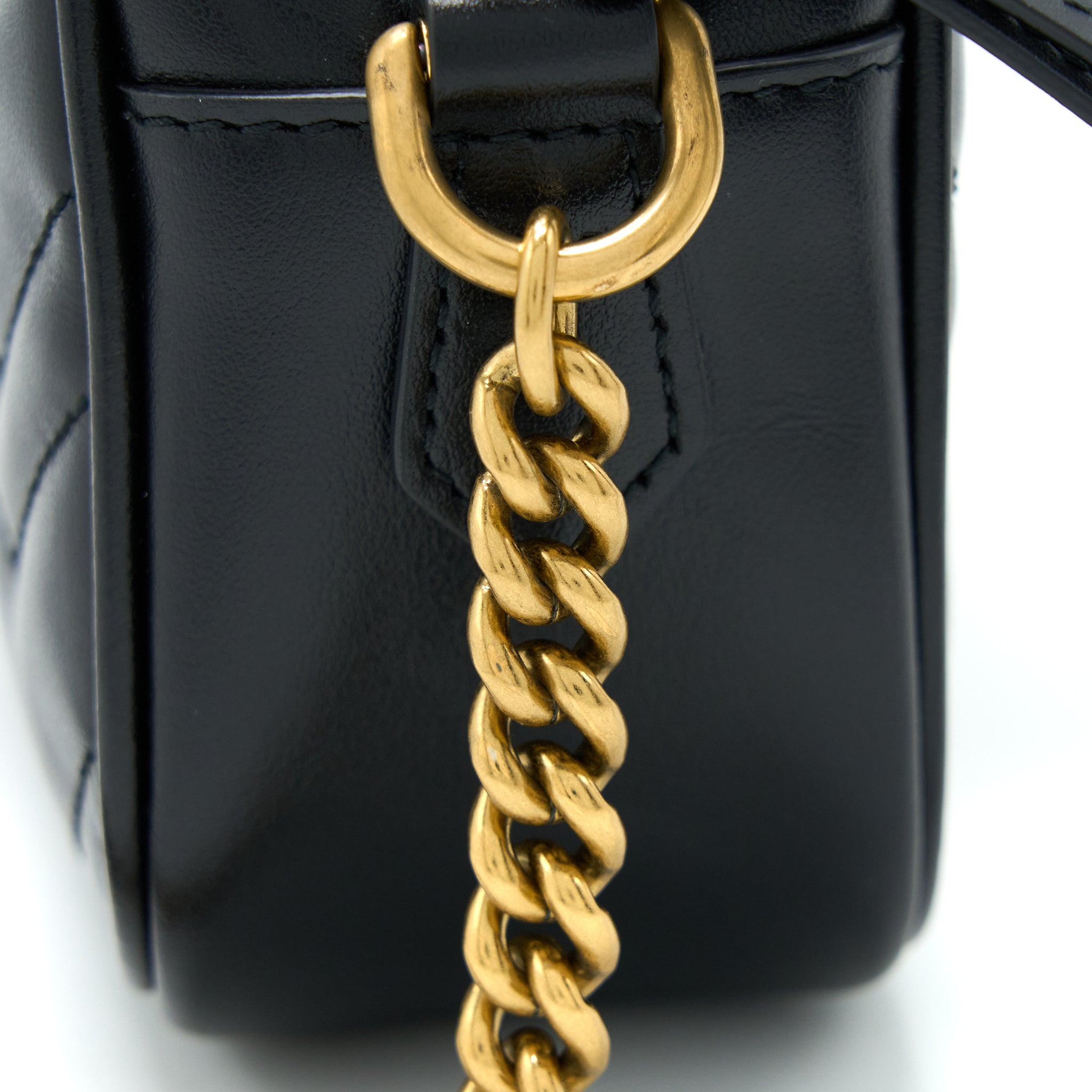 GUCCI GG MINI MARMONT MATELASSÉ BAG BLACK GHW