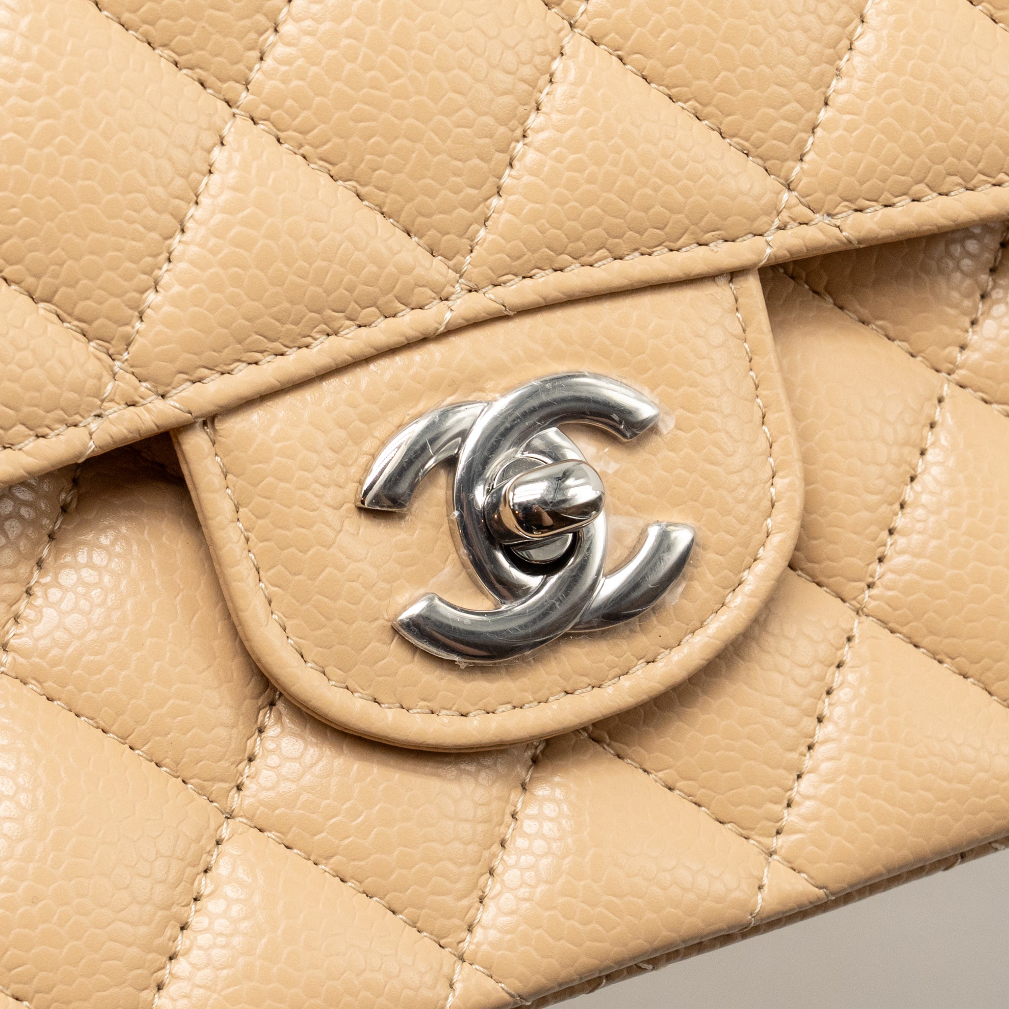 CHANEL MEDIUM CLASSIC DOUBLE FLAP BAG CAVIAR BEIGE SHW (MICROCHIP)