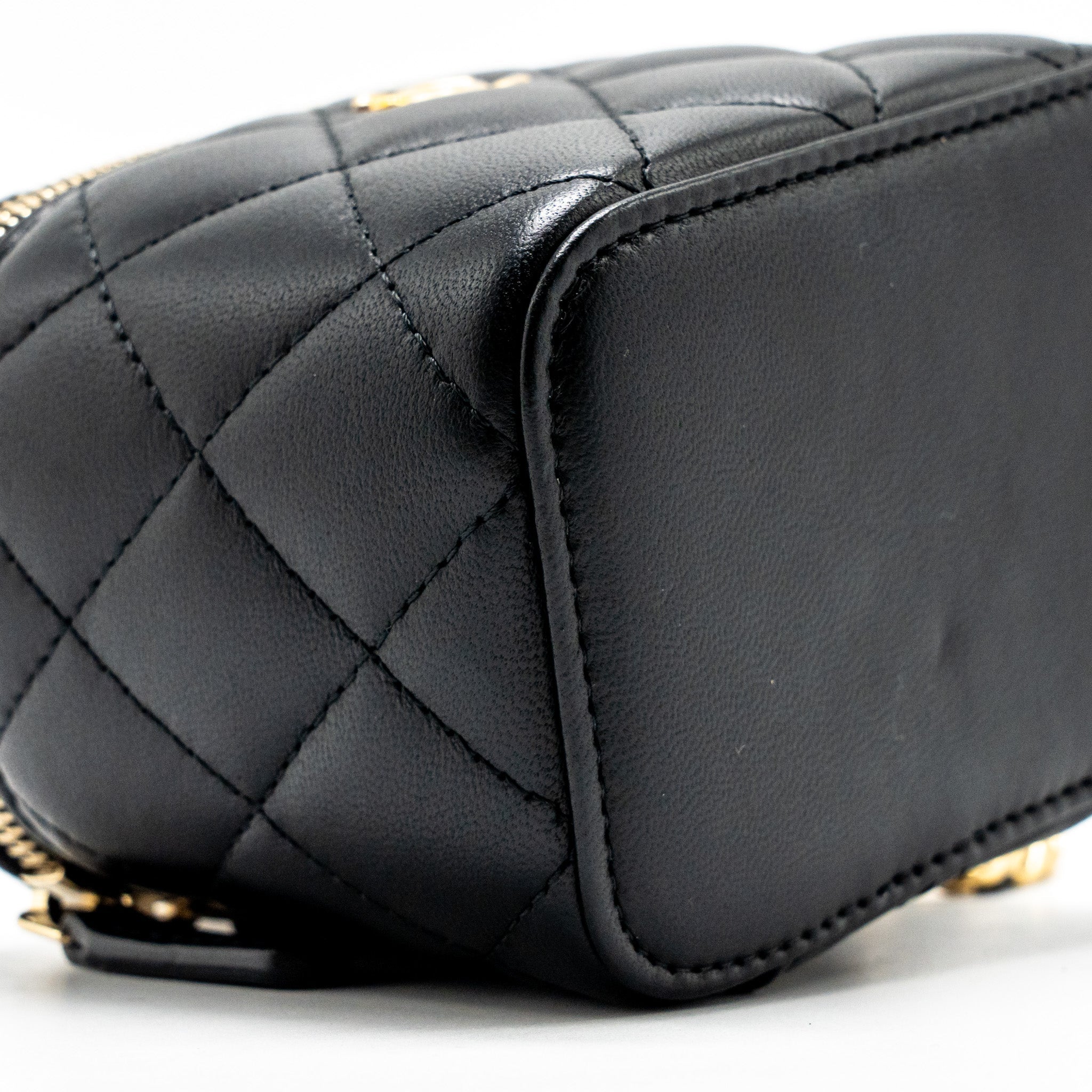 CHANEL PEARL CRUSH MINI VANITY WITH CHAIN LAMBSKIN BLACK GHW