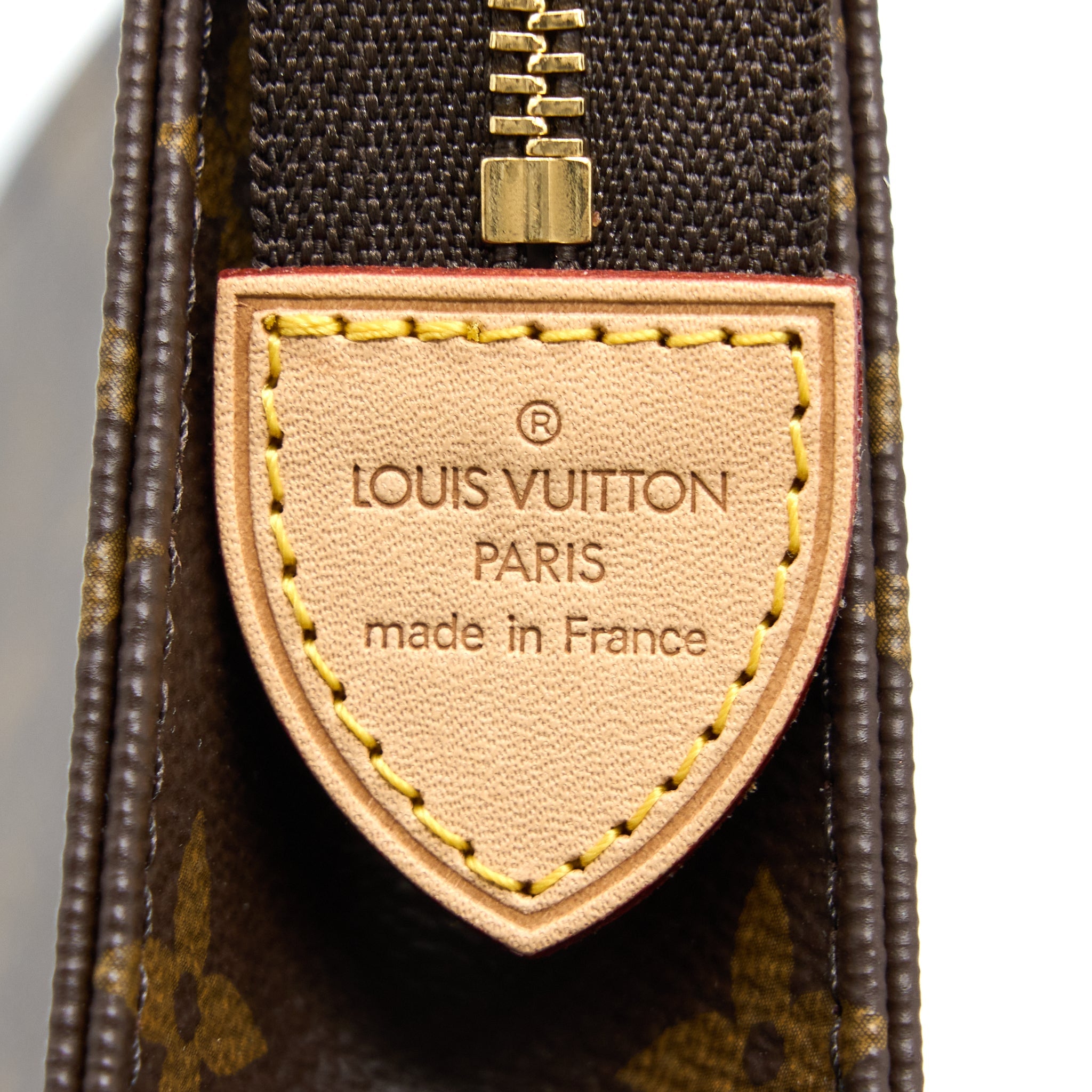 LOUIS VUITTON TOILETRY POCHETTE 26 MONOGRAM CANVAS GHW