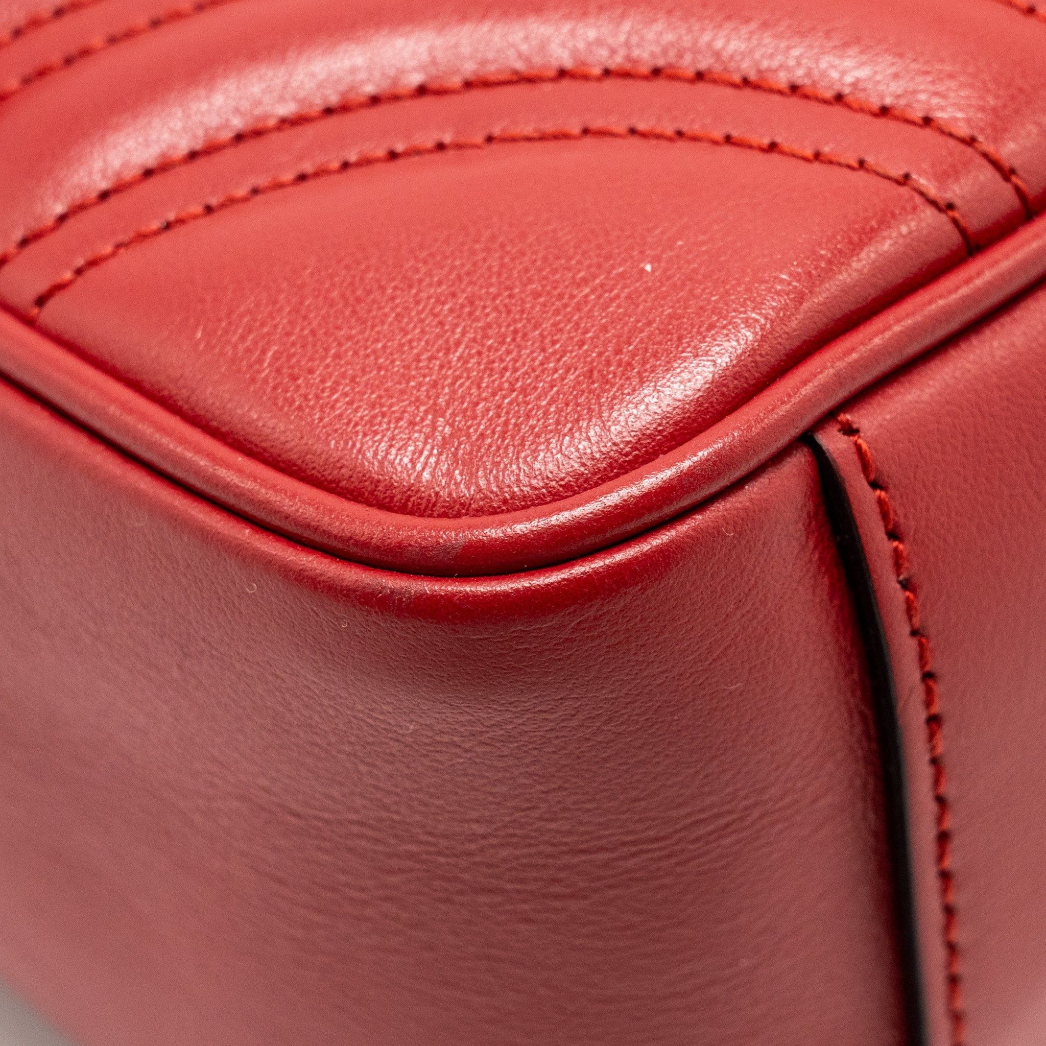 GUCCI SMALL GG MARMONT BAG CALFSKIN RED BRUSHED GHW