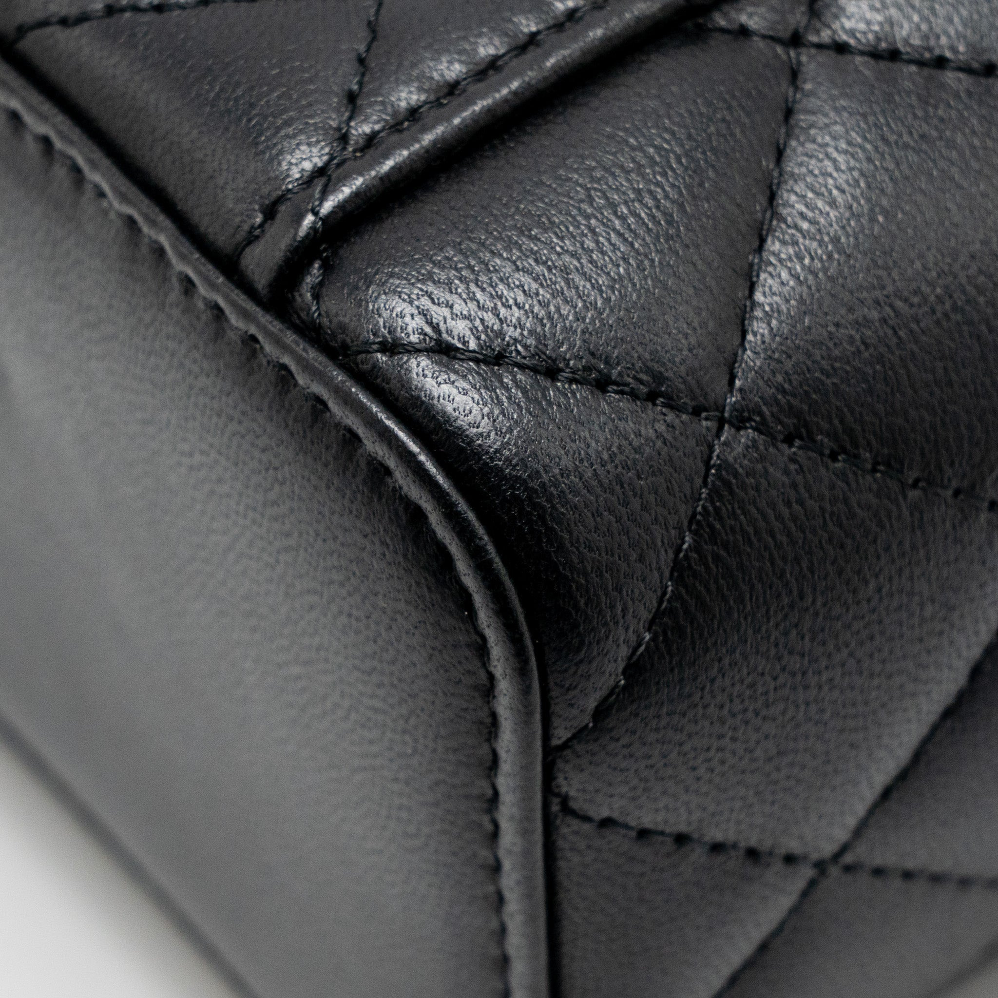 CHANEL PEARL CRUSH MINI VANITY WITH CHAIN LAMBSKIN BLACK GHW