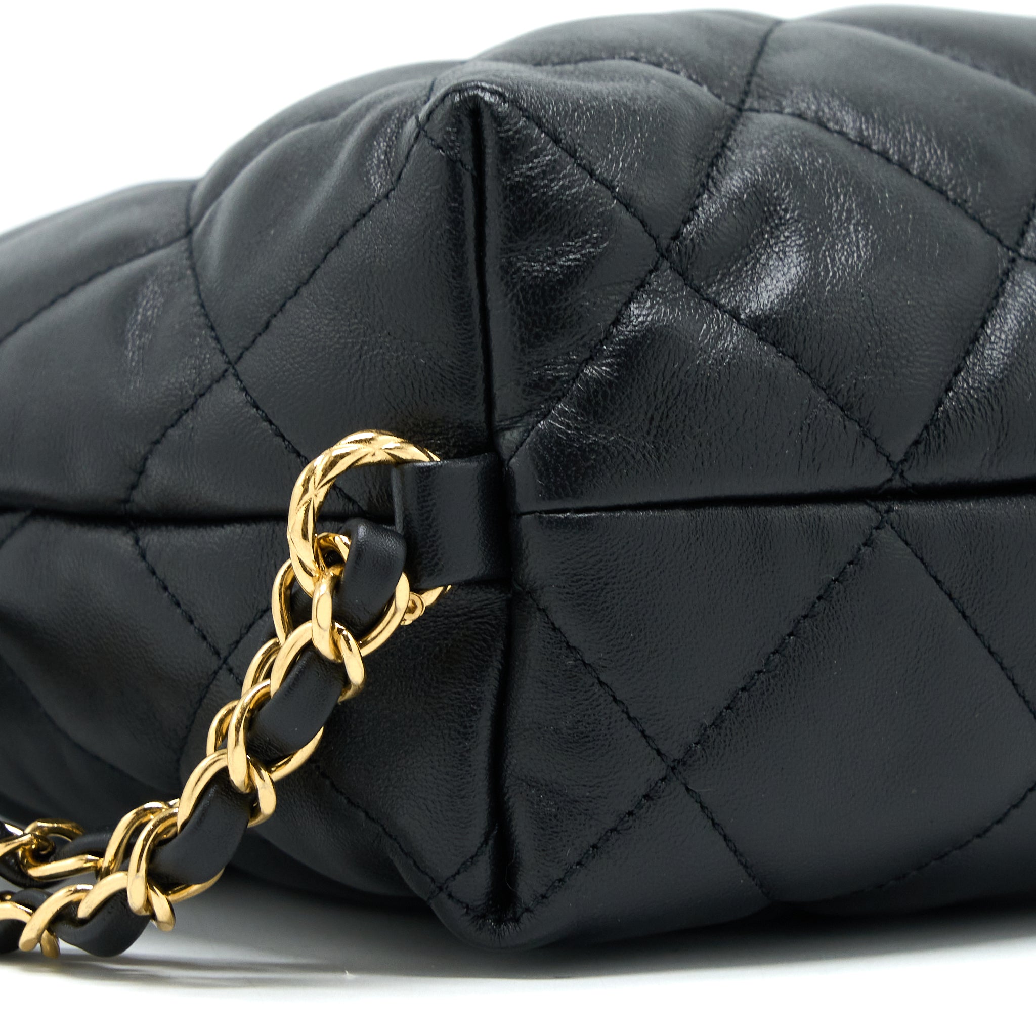 CHANEL 22B HOBO BAG LAMBSKIN BLACK GHW (MICROCHIP)