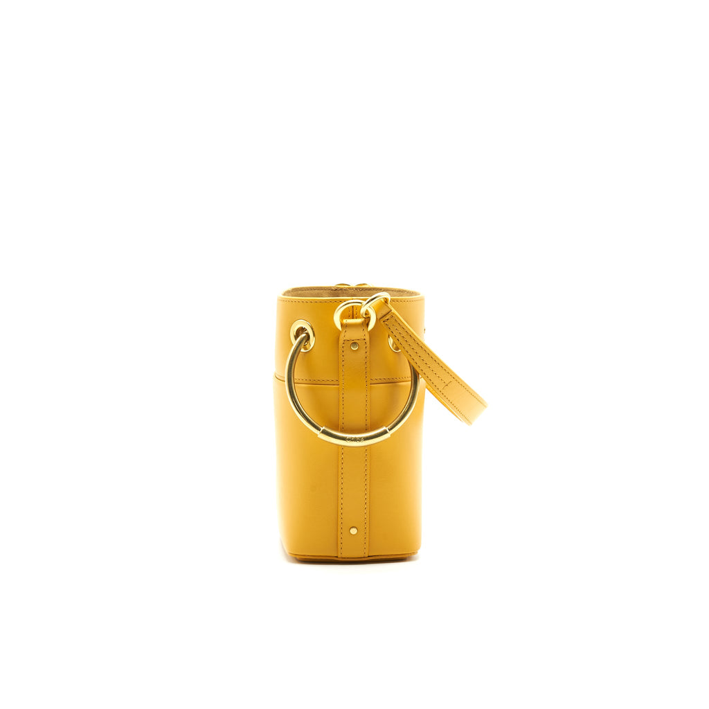 CHLOE ROY MINI LEATHER BUCKET BAG BURNING CAMEL