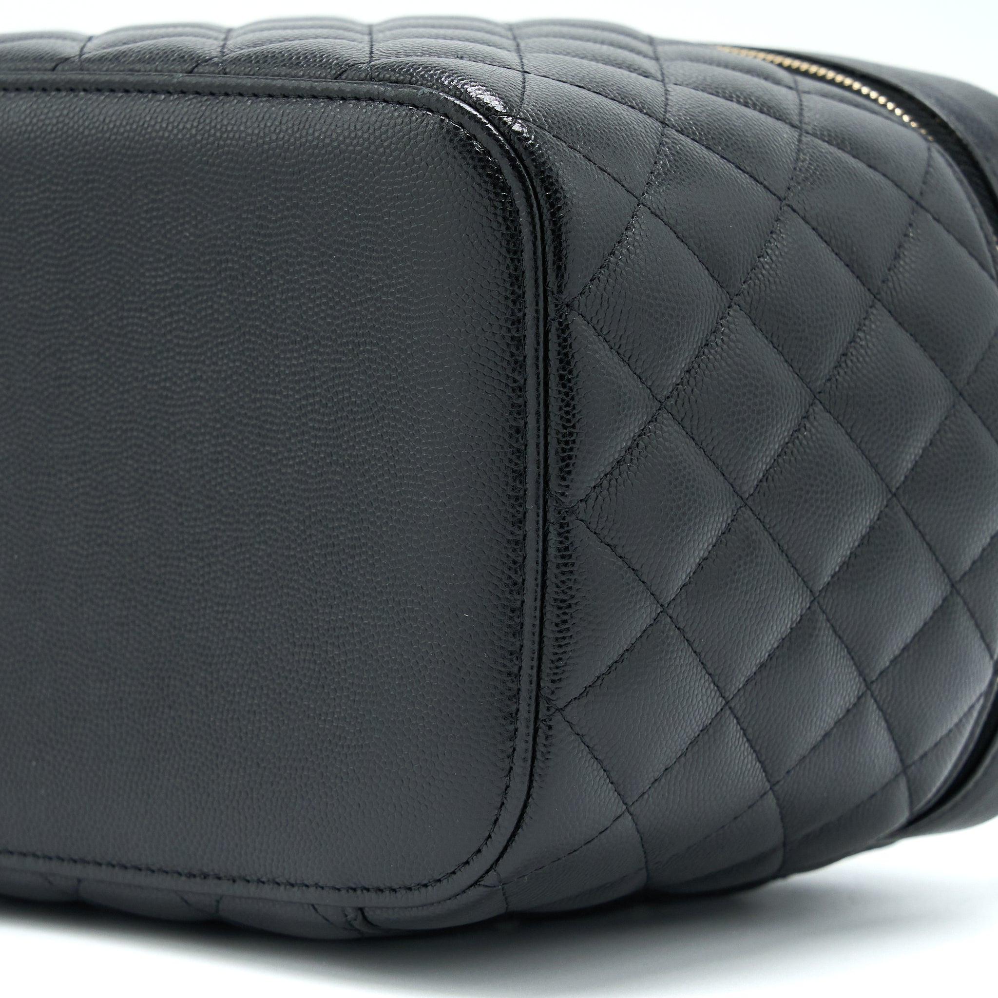 CHANEL TOP HANDLE VANITY CASE CAVIAR BLACK LGHW