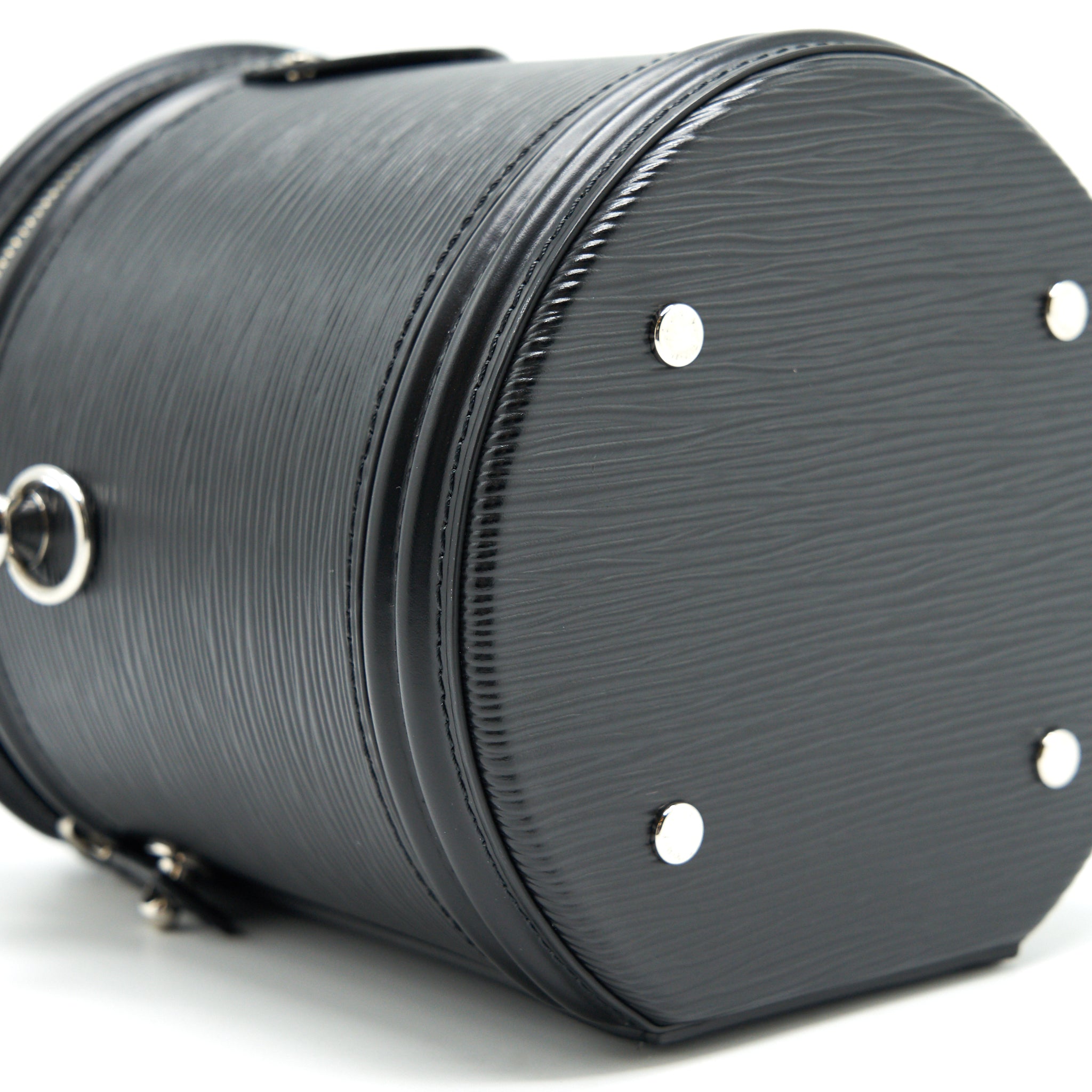 LOUIS VUITTON CANNES EPI LEATHER BLACK SHW