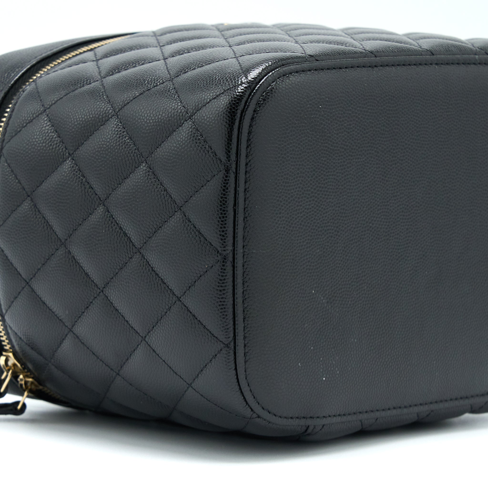 CHANEL TOP HANDLE VANITY CASE CAVIAR BLACK LGHW
