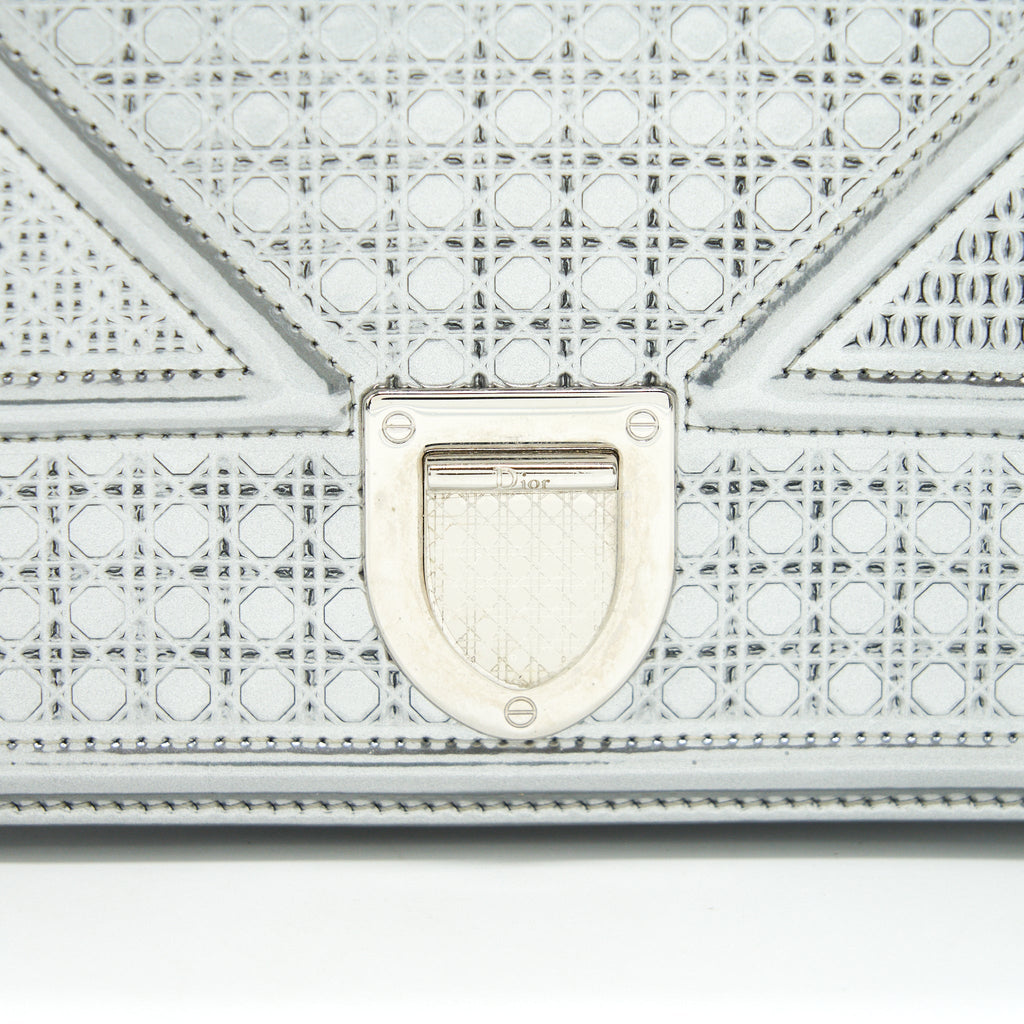 DIOR DIORAMA WALLET ON CHAIN IN SILVER