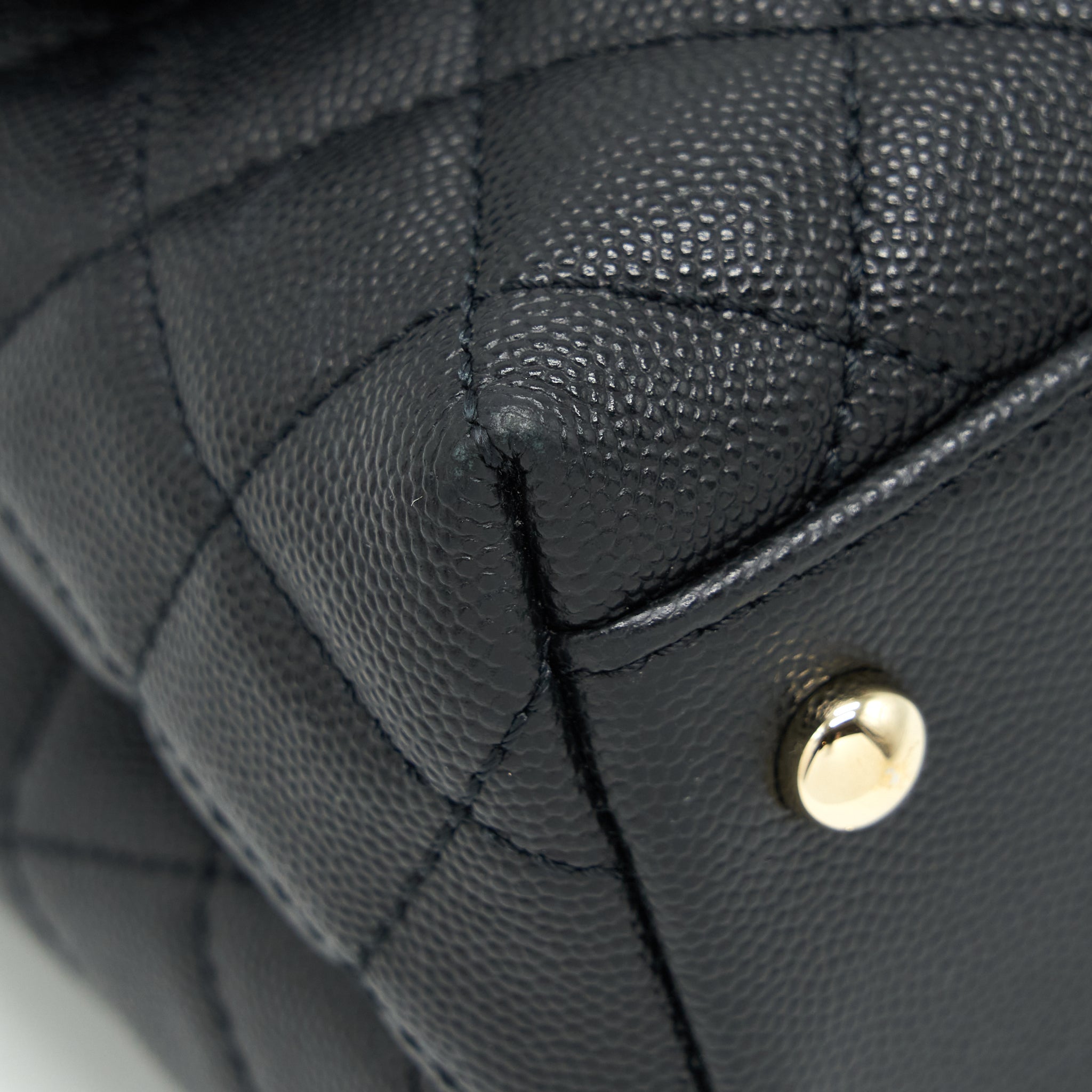 CHANEL MEDIUM COCO HANDLE 28CM CAVIAR BLACK LGHW
