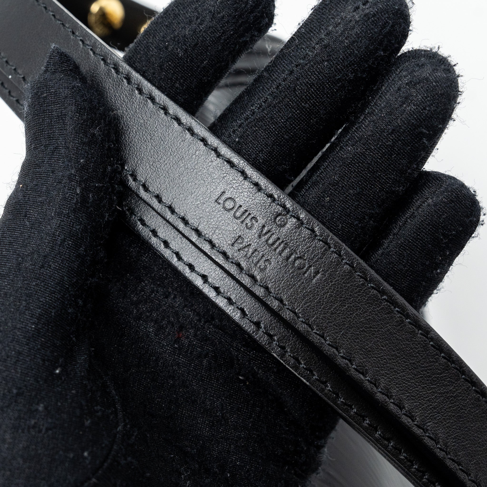 LOUIS VUITTON DAUPHINE MM EPI BLACK GHW (NEW VERSION)
