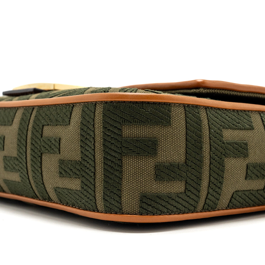 FENDI MEDIUM BAGUETTE BAG CANVAS / CALFSKIN MULTICOLOR GHW