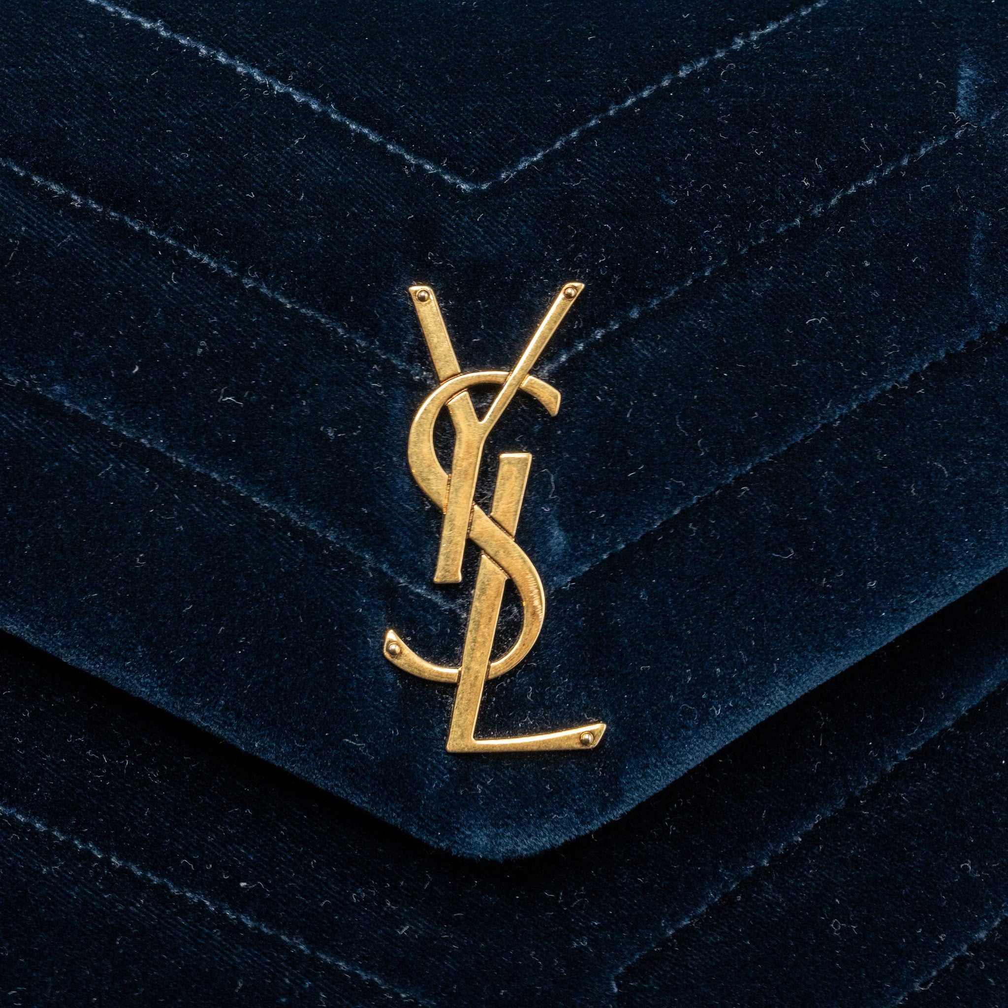 SAINT LAURENT /YSL MEDIUM LOU LOU IN VELVET BLUE GHW