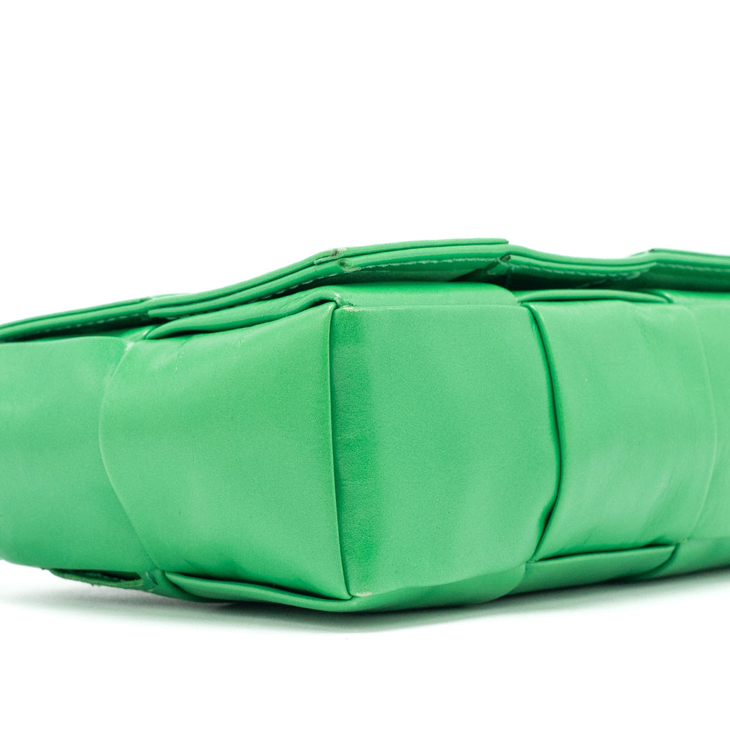 BOTTEGA VENETA CASSETTE BELT BAG LEATHER GREEN SHW