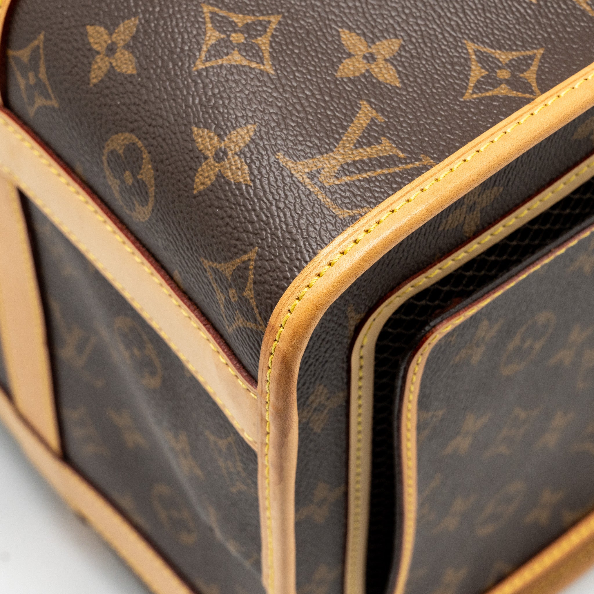 LOUIS VUITTON DOG BAG MONOGRAM CANVAS GHW
