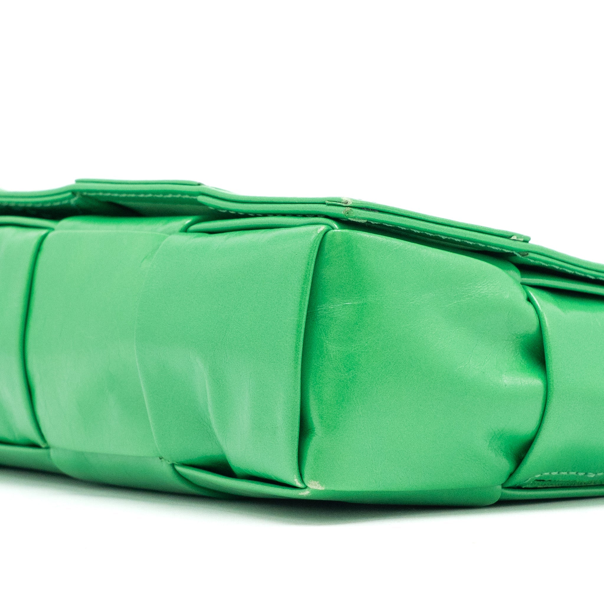 BOTTEGA VENETA CASSETTE BELT BAG LEATHER GREEN SHW