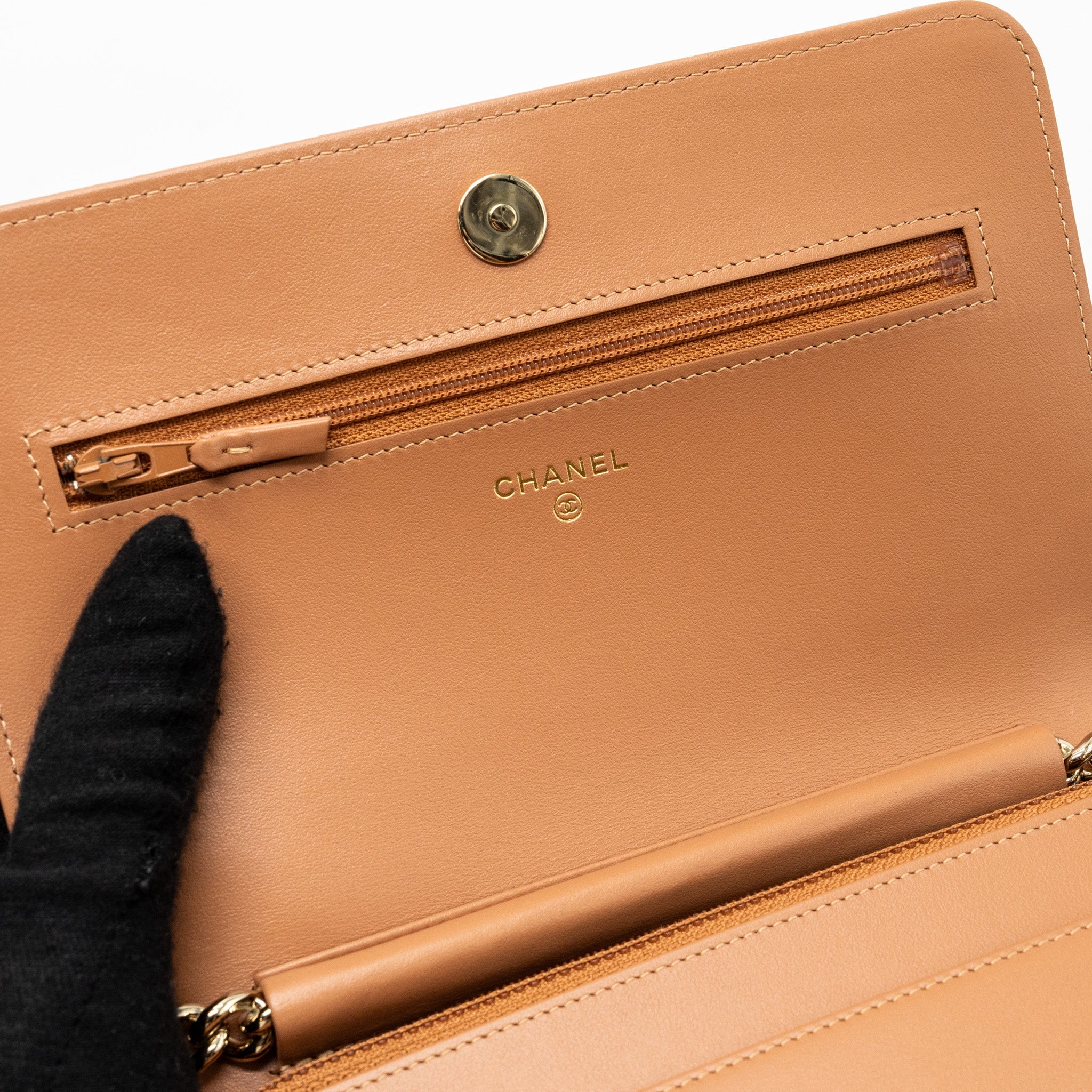CHANEL BOY WALLET ON CHAIN CAVIAR LIGHT CARAMEL LGHW (MICROCHIP)