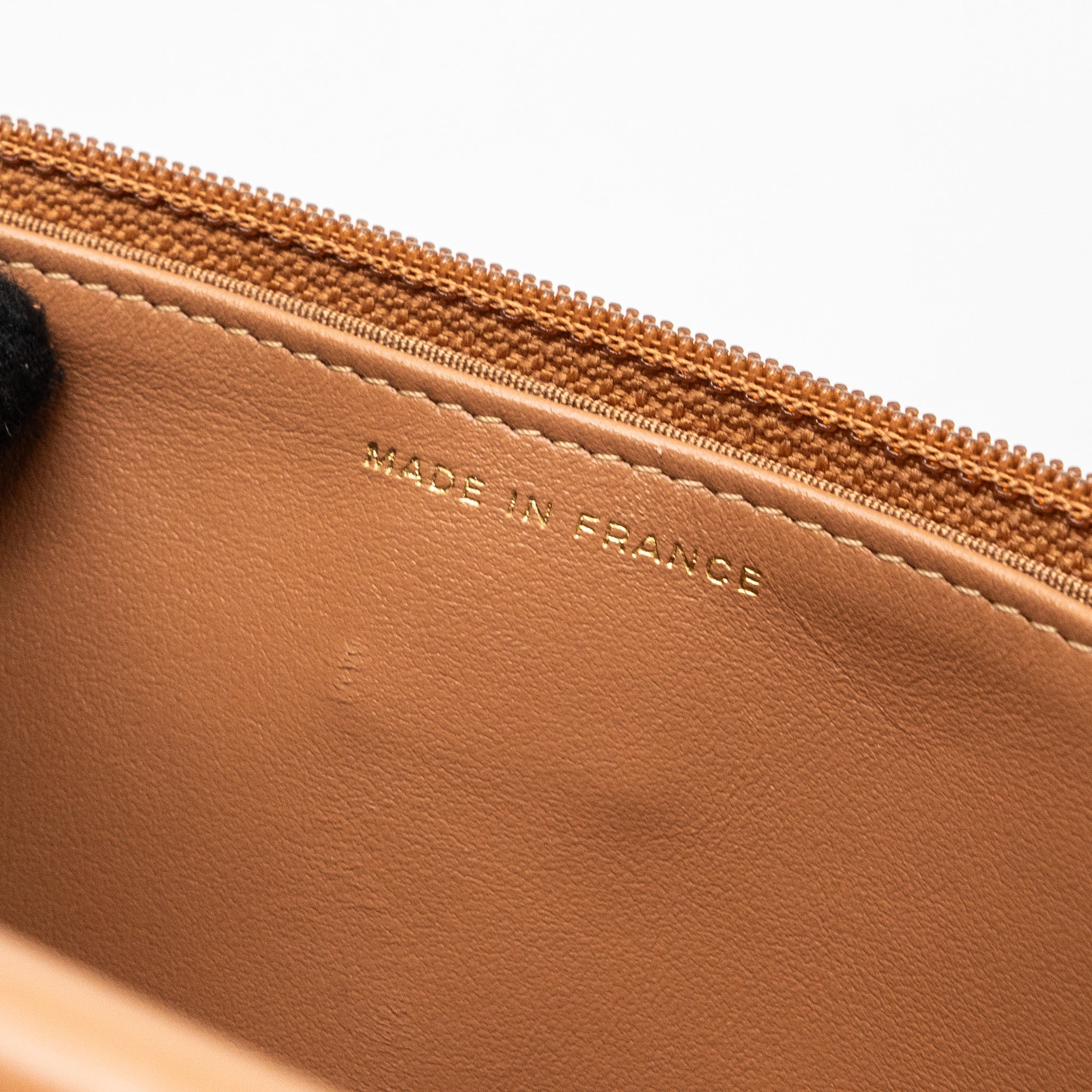CHANEL BOY WALLET ON CHAIN CAVIAR LIGHT CARAMEL LGHW (MICROCHIP)