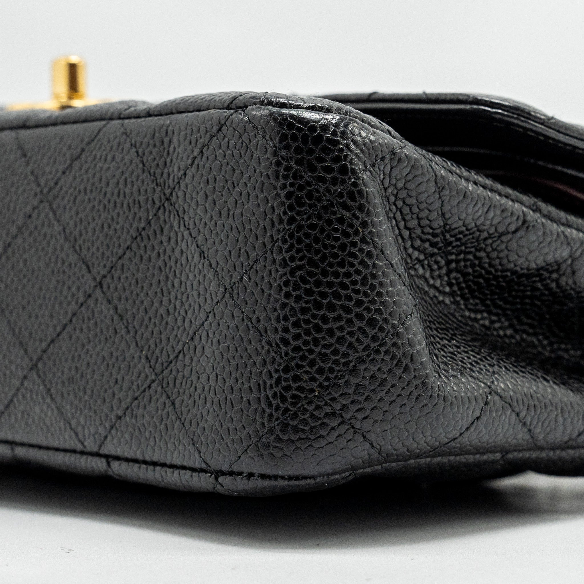 CHANEL MEDIUM CLASSIC DOUBLE FLAP BAG CAVIAR BLACK GHW