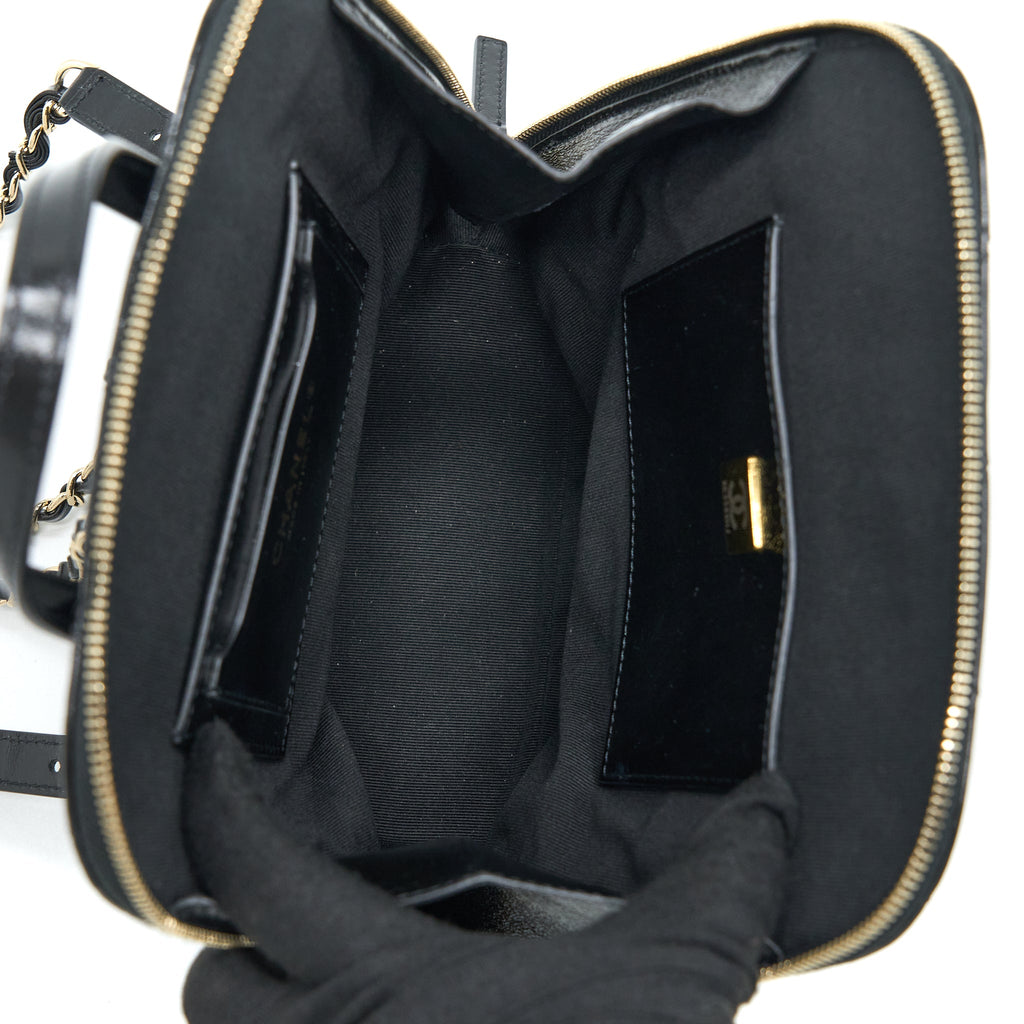 CHANEL 22A QUILTED BACKPACK SHINY CALFSKIN BLACK LGHW (MICROCHIP)
