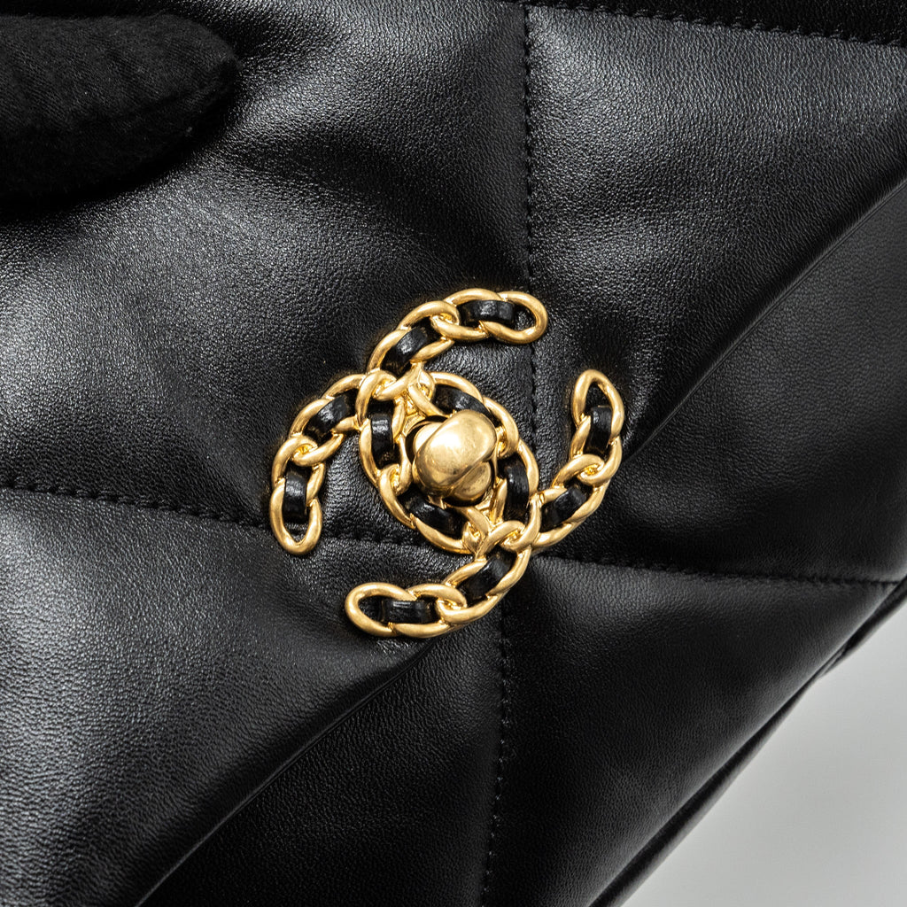 CHANEL SMALL 19 BAG LAMBSKIN BLACK MULTICOLOUR HARDWARE  (MICROCHIP)