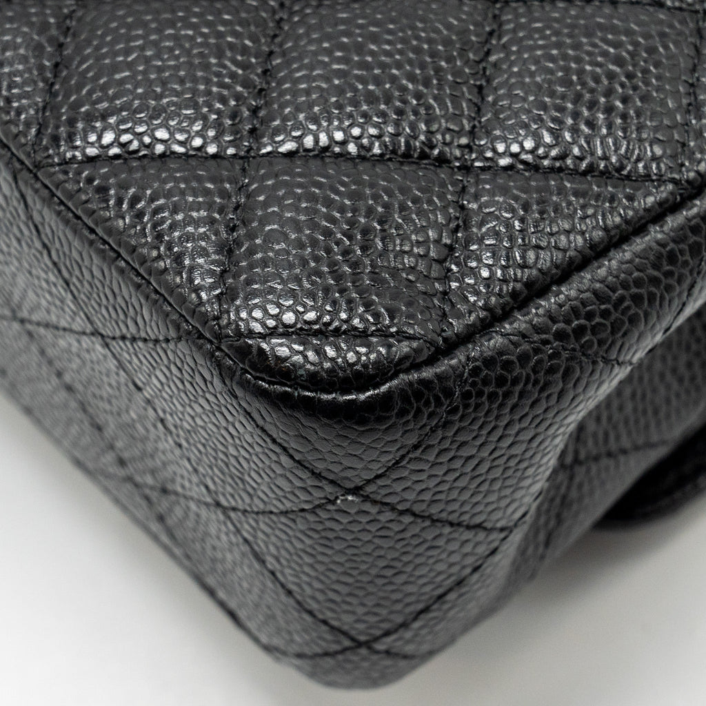 CHANEL MEDIUM CLASSIC DOUBLE FLAP BAG CAVIAR BLACK GHW
