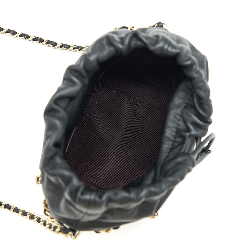 CHANEL 21C BUCKET CHAINS LAMBSKIN BLACK LGHW