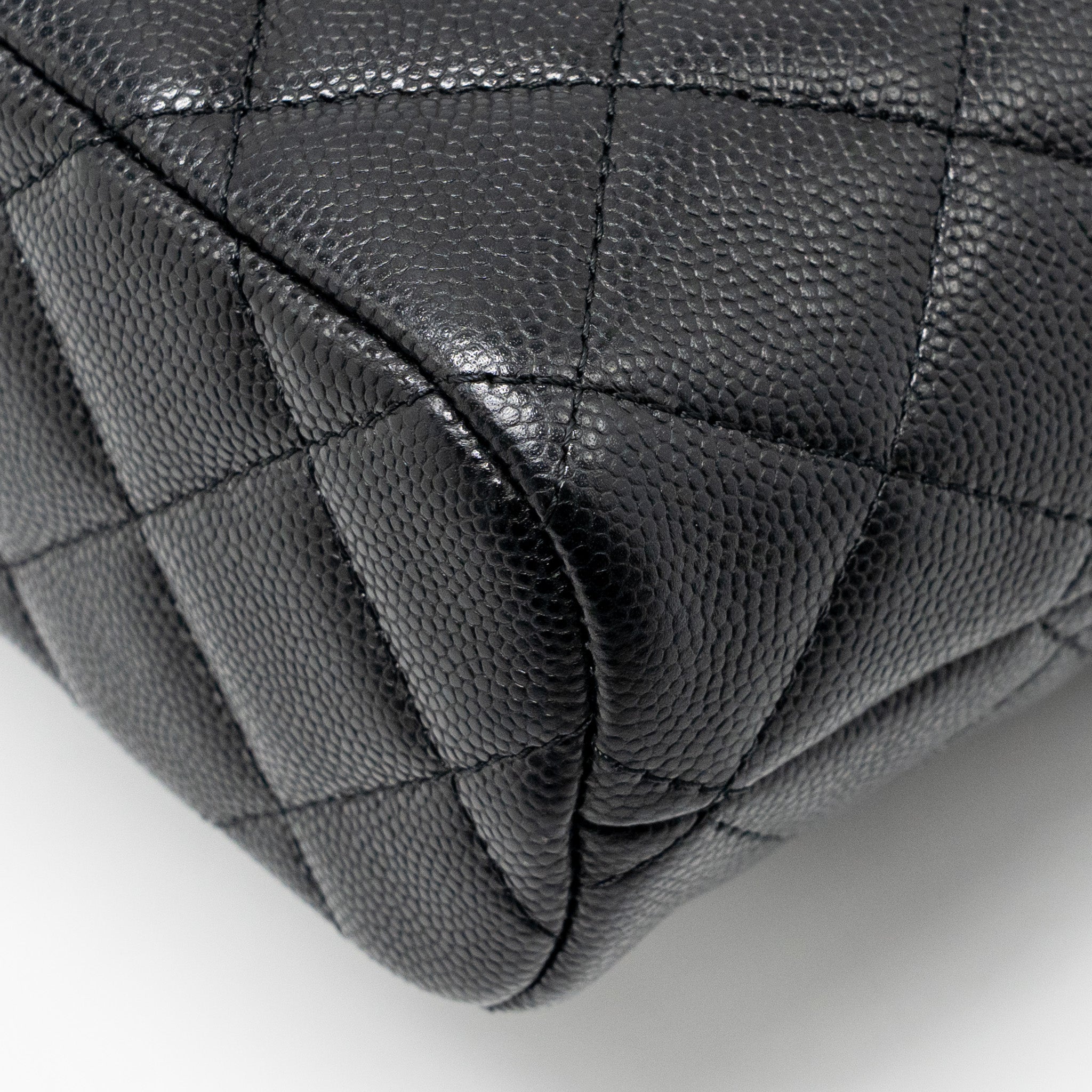 CHANEL 25C DETAIL LOGO QUILTED HOBO BAG CAVIAR BLACK GHW (MICROCHIP)