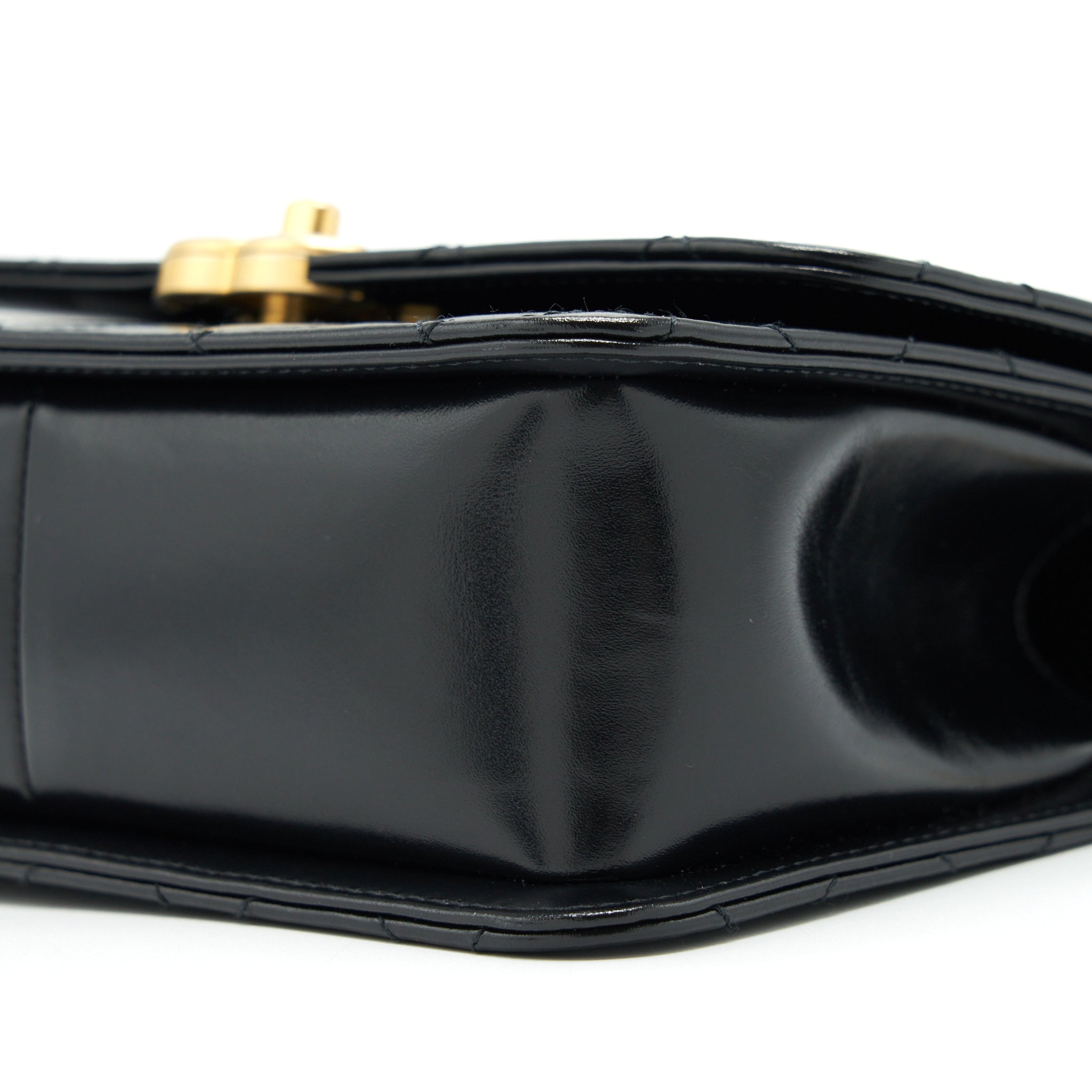 CHANEL 21A GOLD CRUSH FLAP BAG CALFSKIN BLACK GHW (MICROCHIP)
