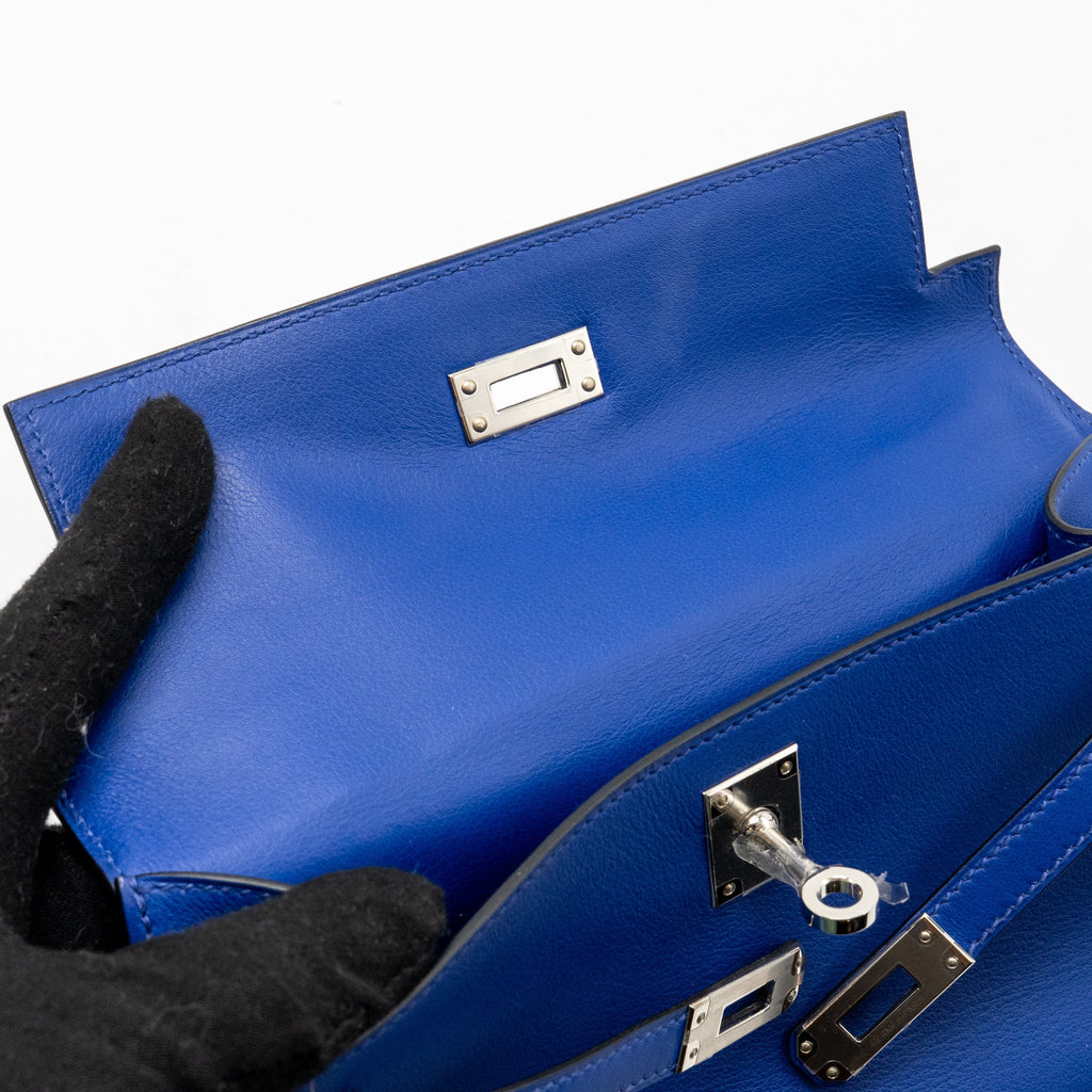 HERMES KELLY POCHETTE SWIFT BLUE ELECTRIC SHW