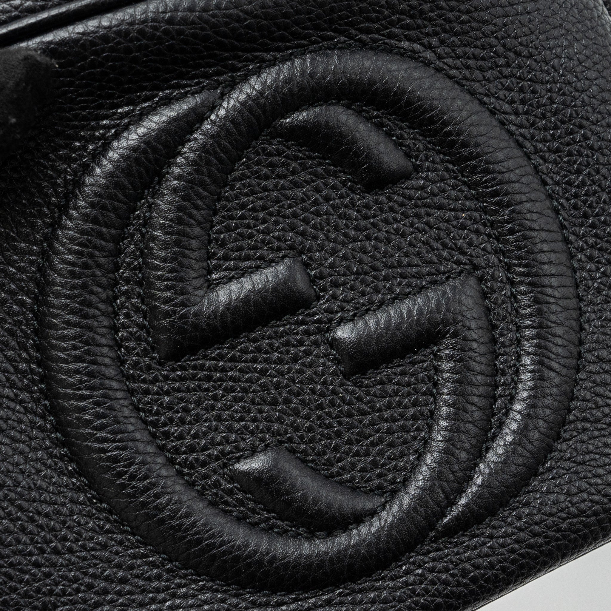 GUCCI SOHO DISCO CAMERA BAG GRAINED CALFSKIN BLACK GHW